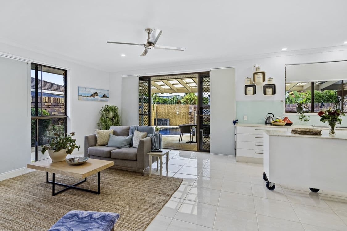 9 Wanneroo Court, Mermaid Waters, QLD 4218, Mermaid Waters - Thumbnail 4