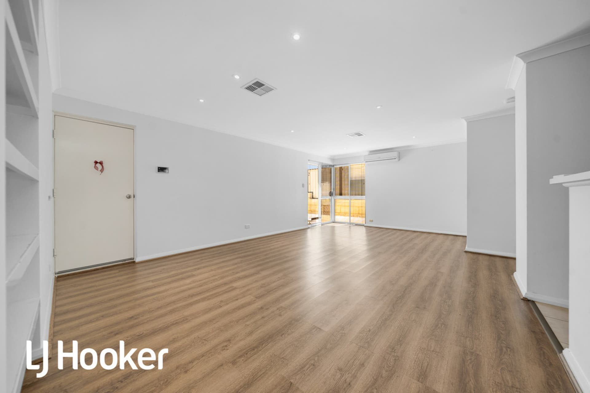 6 Redfern Bend, Clarkson, Clarkson - Thumbnail 2