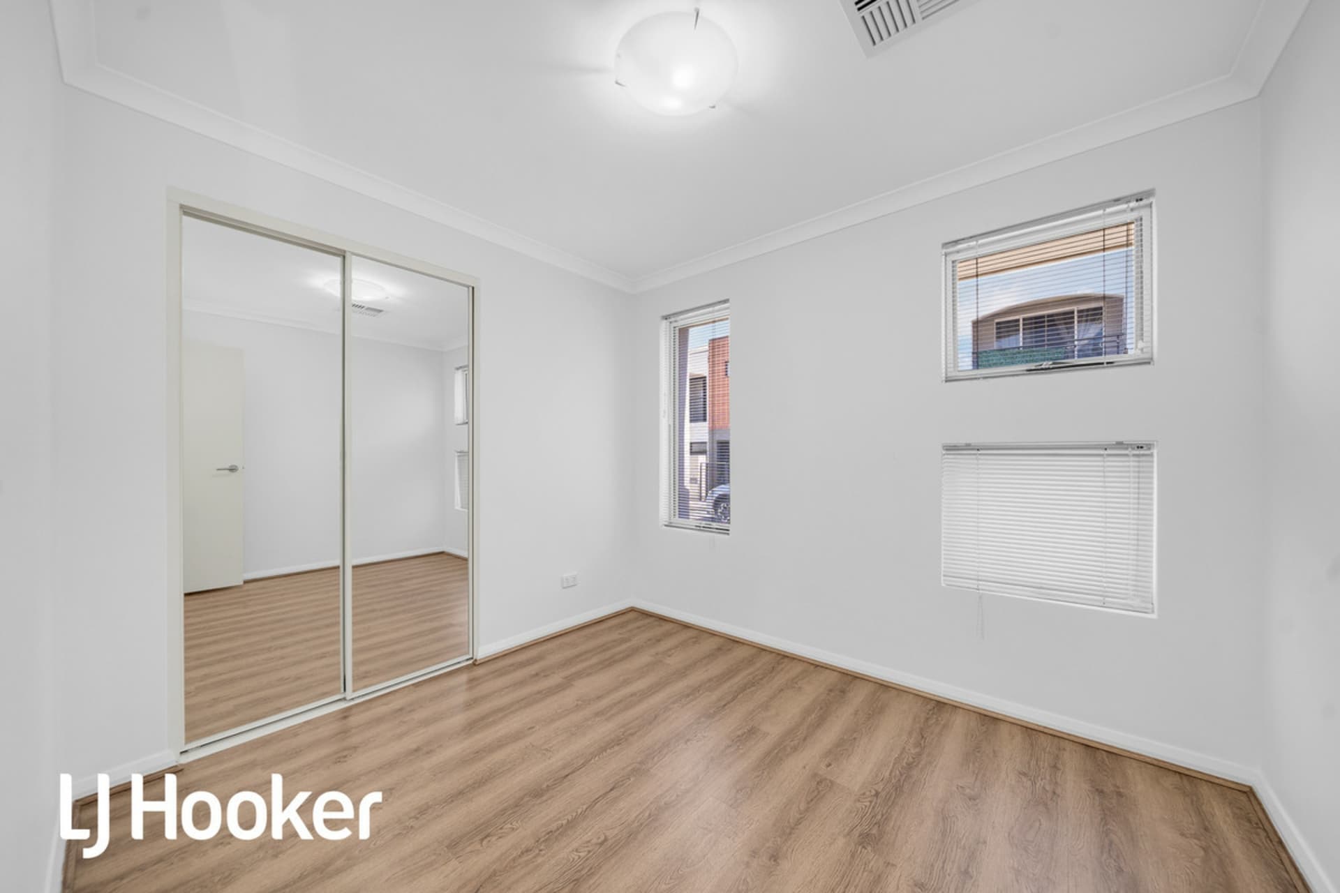 6 Redfern Bend, Clarkson, Clarkson - Thumbnail 5