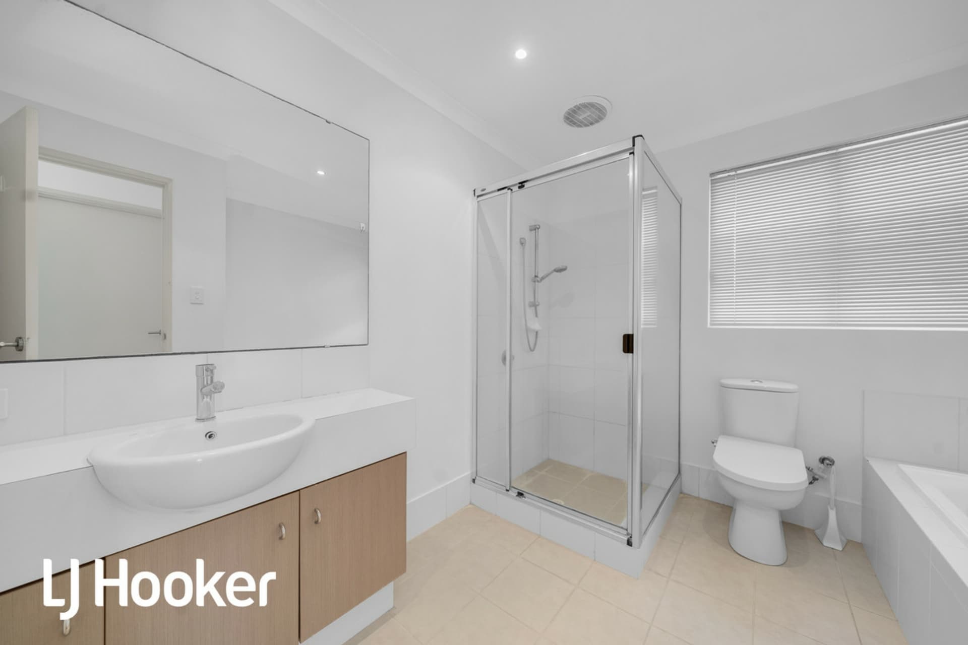 6 Redfern Bend, Clarkson, Clarkson - Thumbnail 6