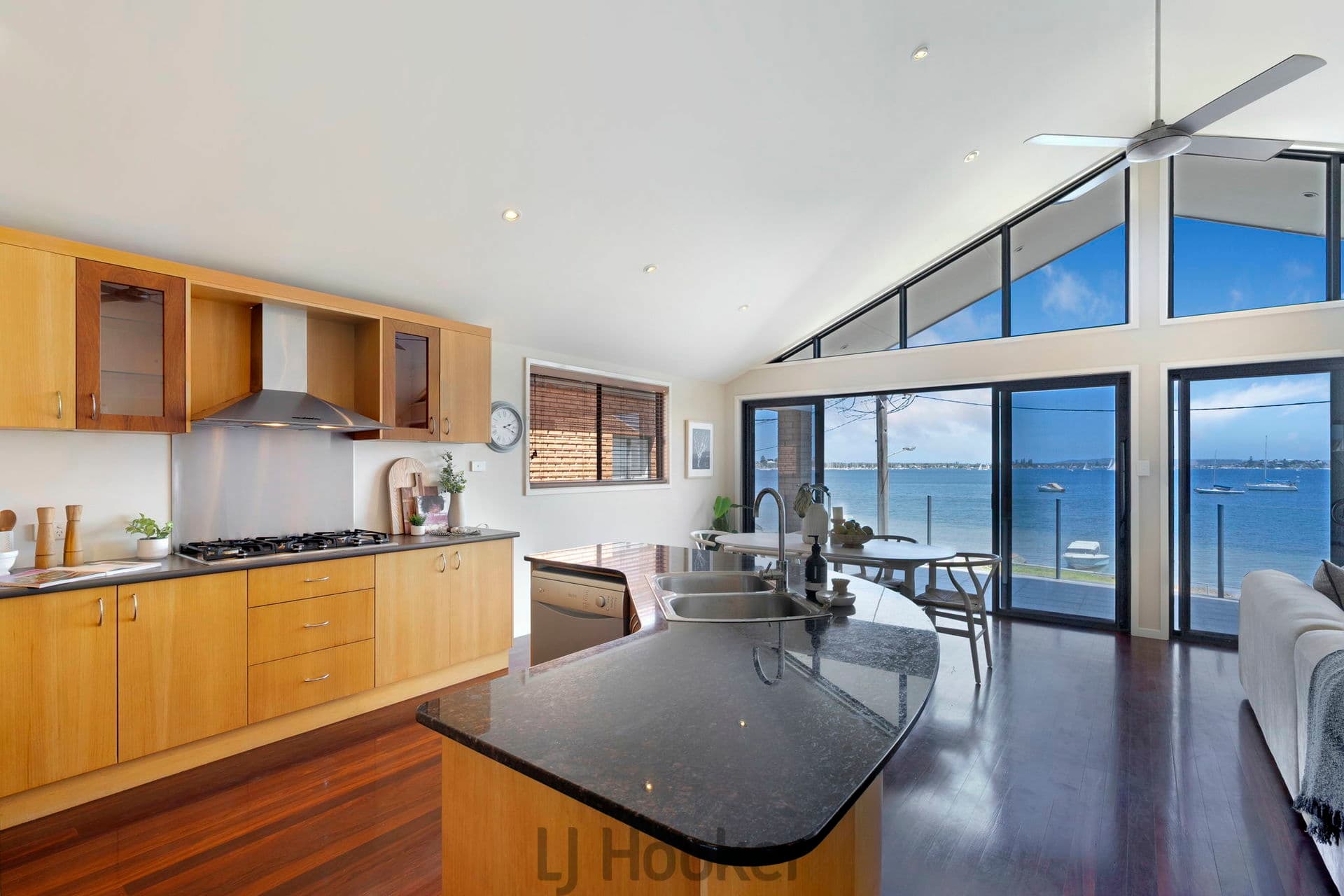 27 The Parade, Belmont, Belmont - Thumbnail 8