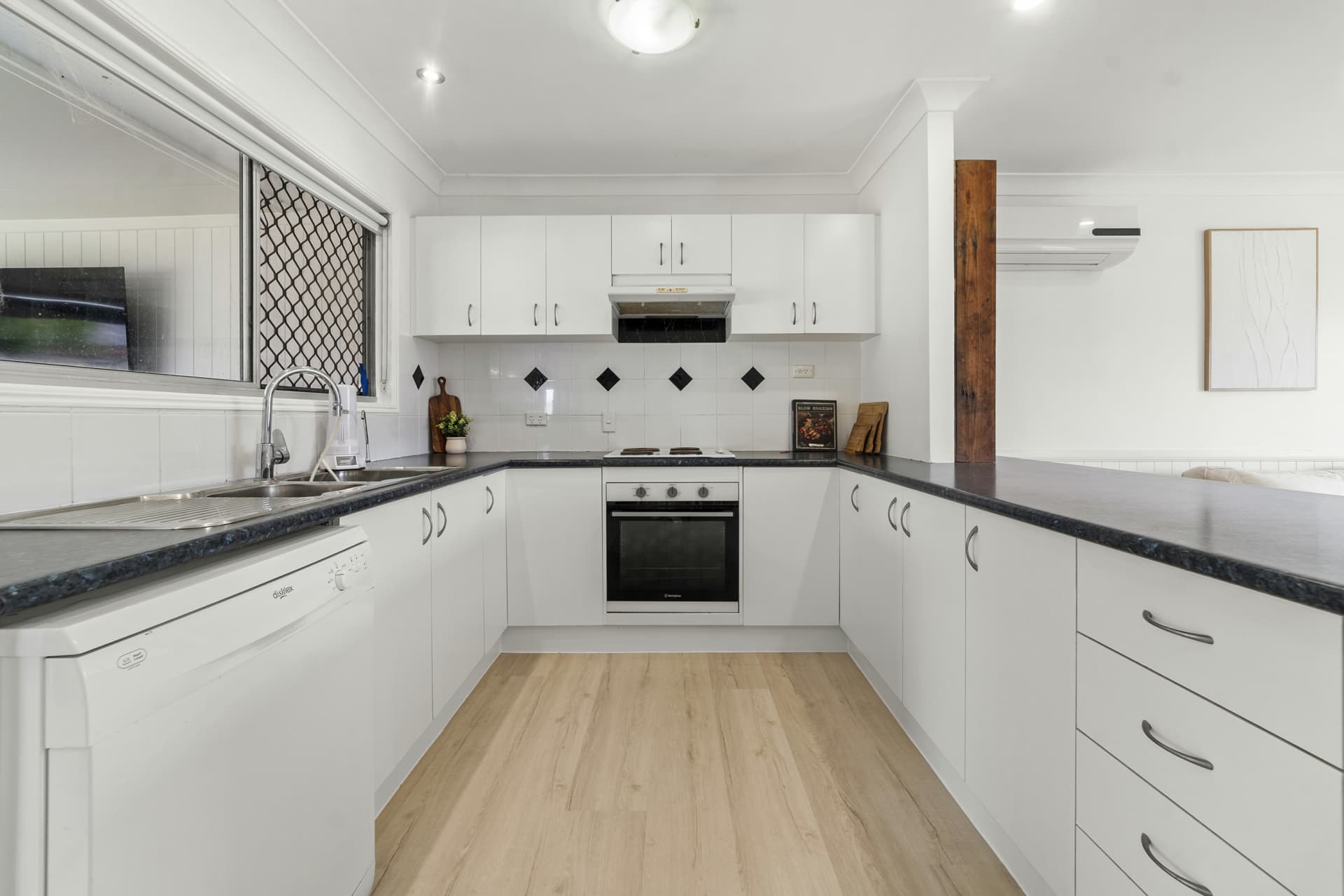 10 Devron Court, Eagleby, Eagleby - Thumbnail 8
