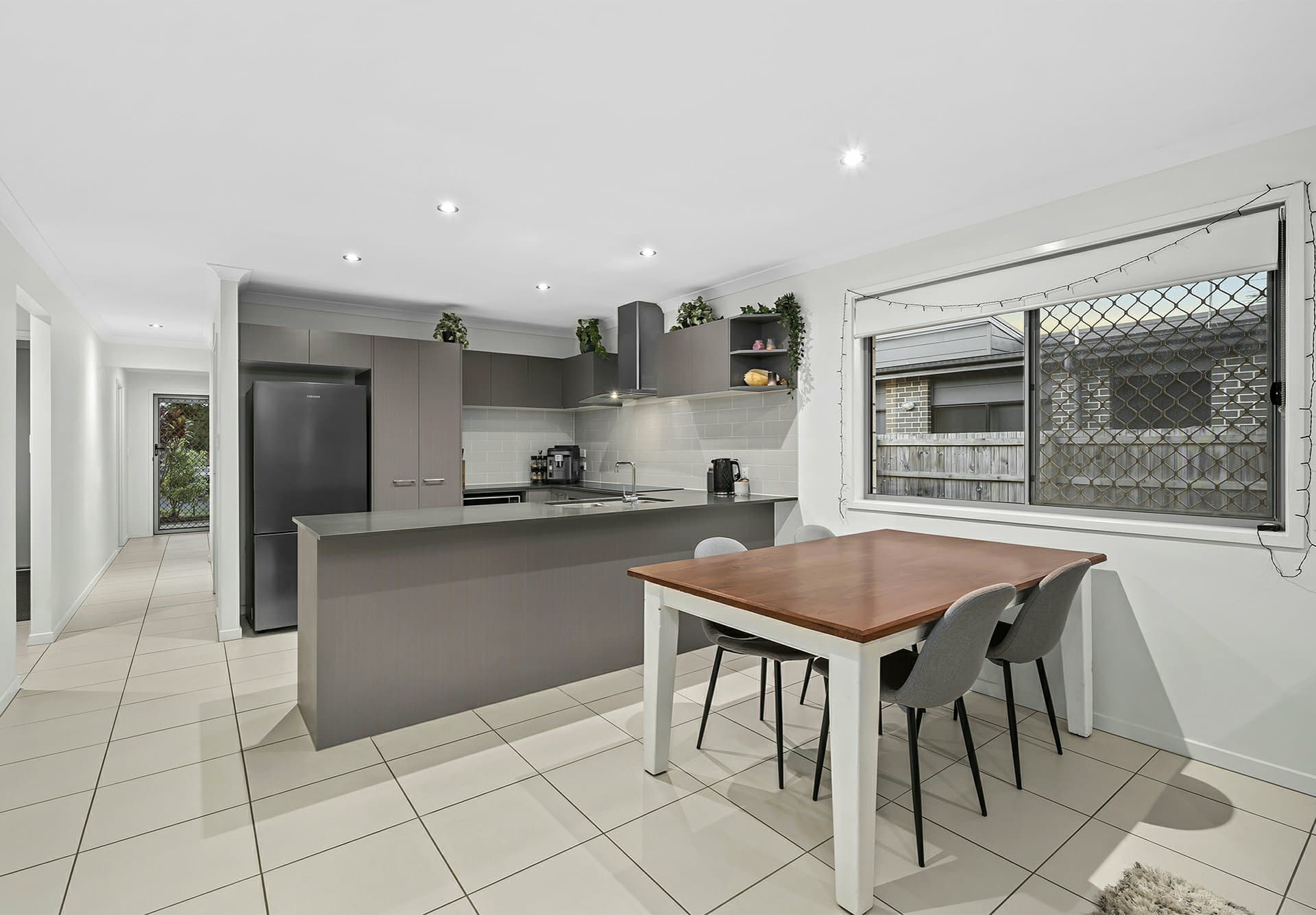 34 Niels Crescent, Park Ridge, Park Ridge - Thumbnail 3