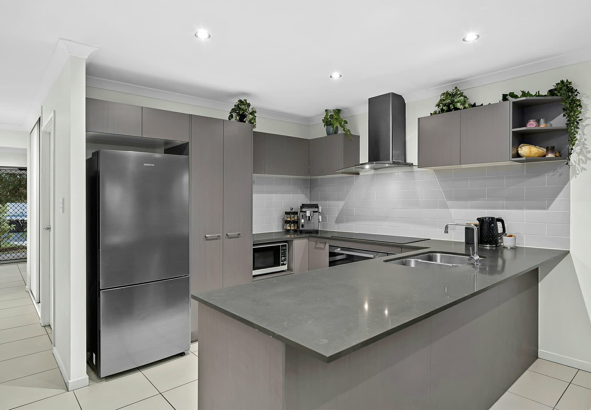 34 Niels Crescent, Park Ridge, Park Ridge - Thumbnail 4