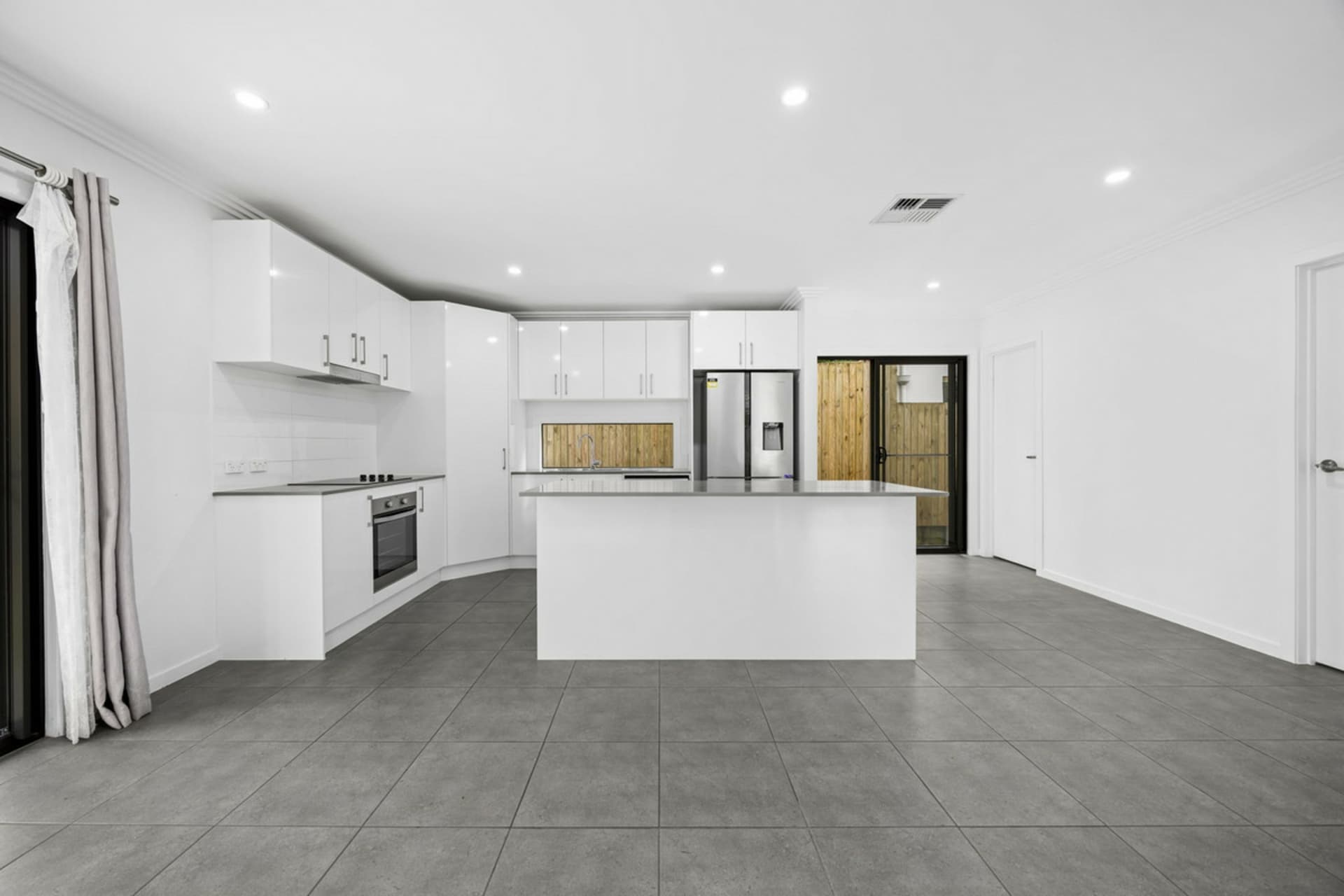 5/36 Margaret Street, Southport, Southport - Thumbnail 4