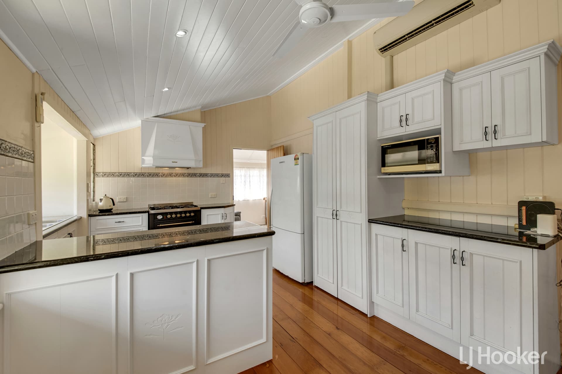 12 Roseberry Street, Gladstone Central, Gladstone Central - Thumbnail 8