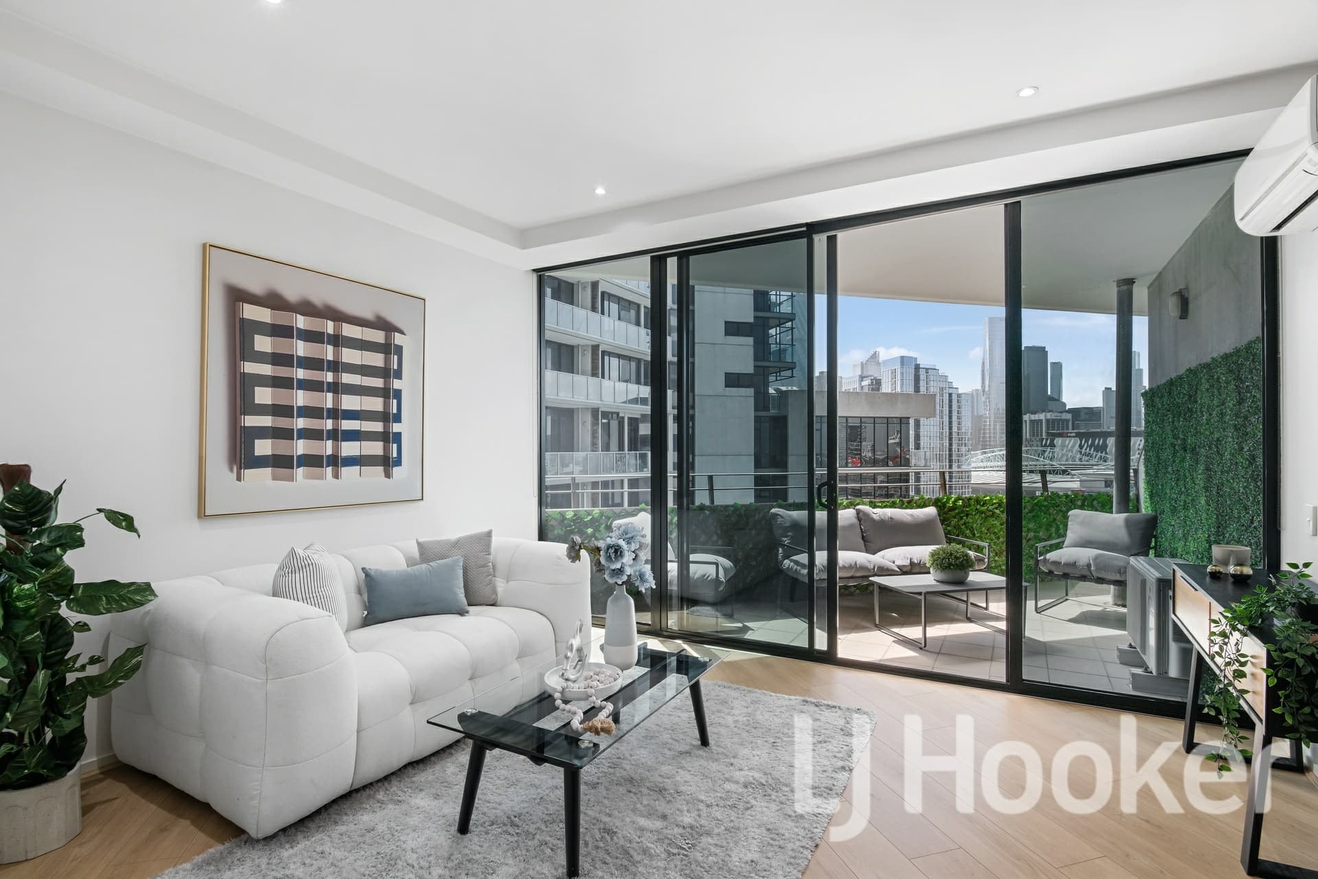 1905/15 Caravel Lane, Docklands, Docklands - Thumbnail 3