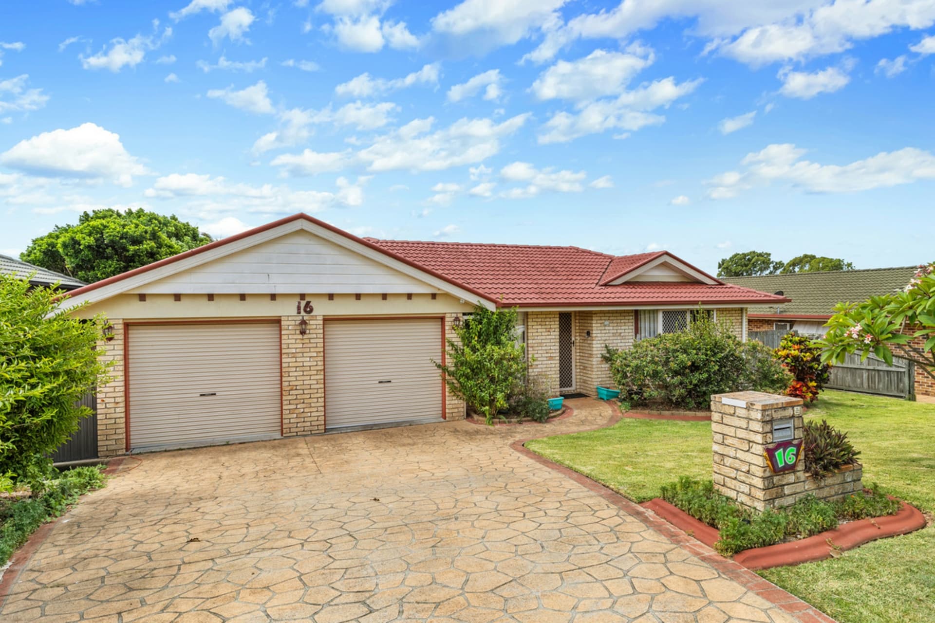 16 Cresthill Street, Birkdale, Birkdale - Thumbnail 2