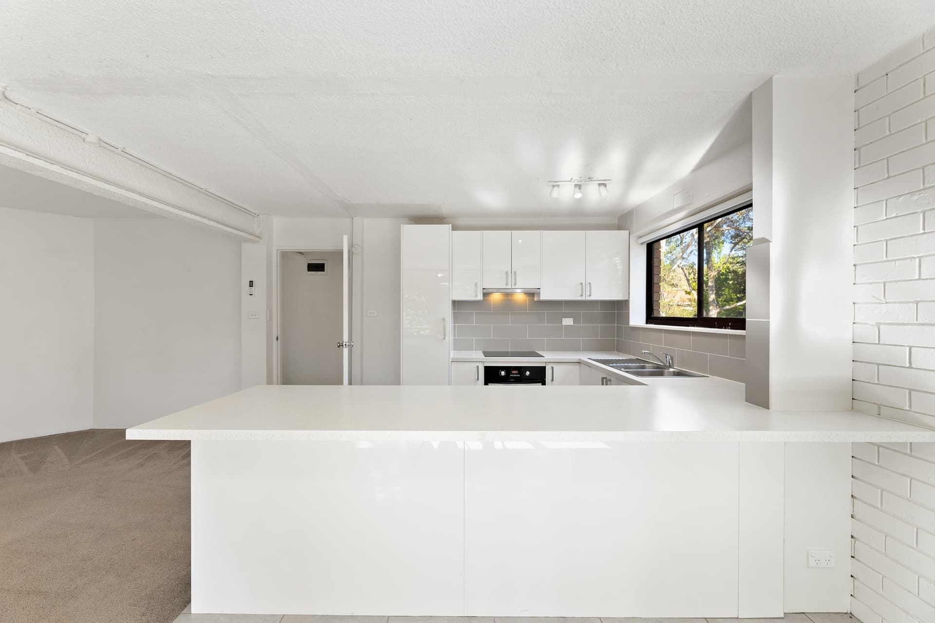 2/7 Medley Street, Chifley, Chifley - Image 1