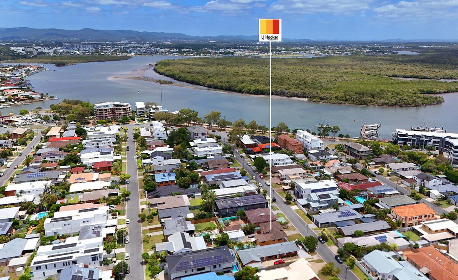 18 Scoter Avenue, Paradise Point, Paradise Point - Image 1