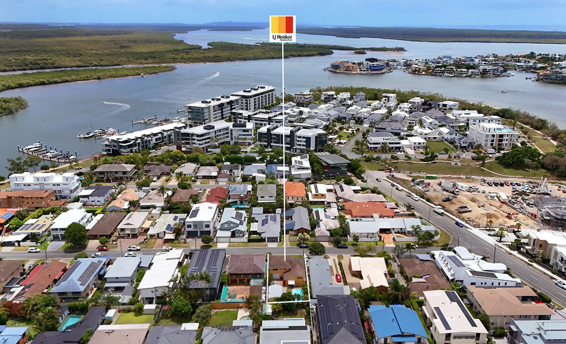 18 Scoter Avenue, Paradise Point, Paradise Point - Thumbnail 2