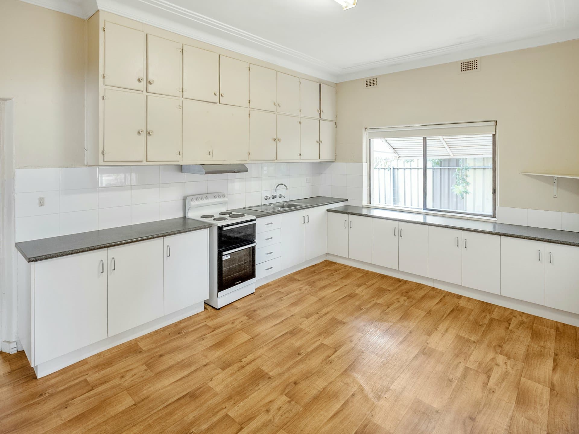 79 Kookora Street, Griffith, Griffith - Thumbnail 3