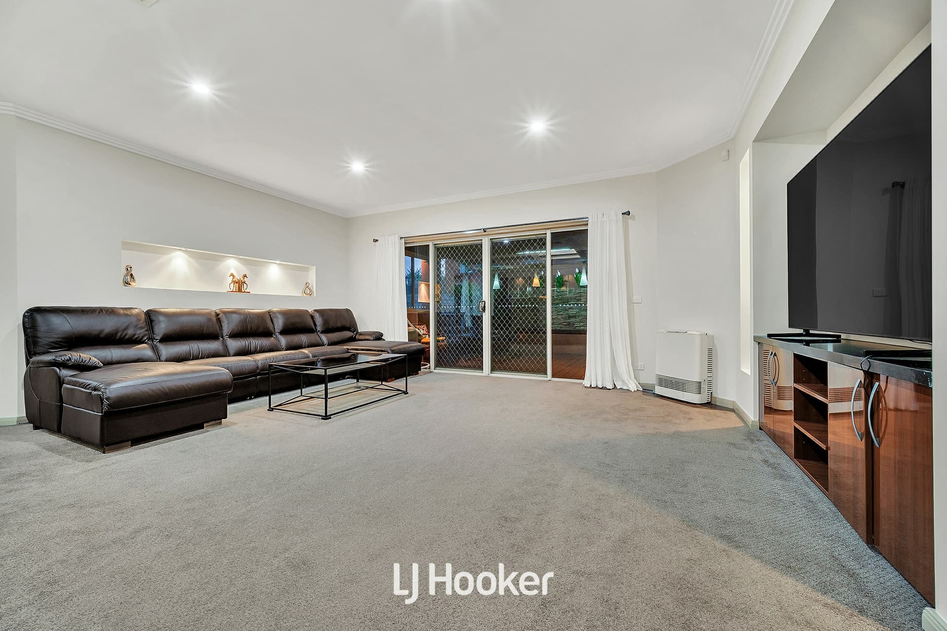 84 Aylmer Road, Lynbrook, Lynbrook - Thumbnail 7