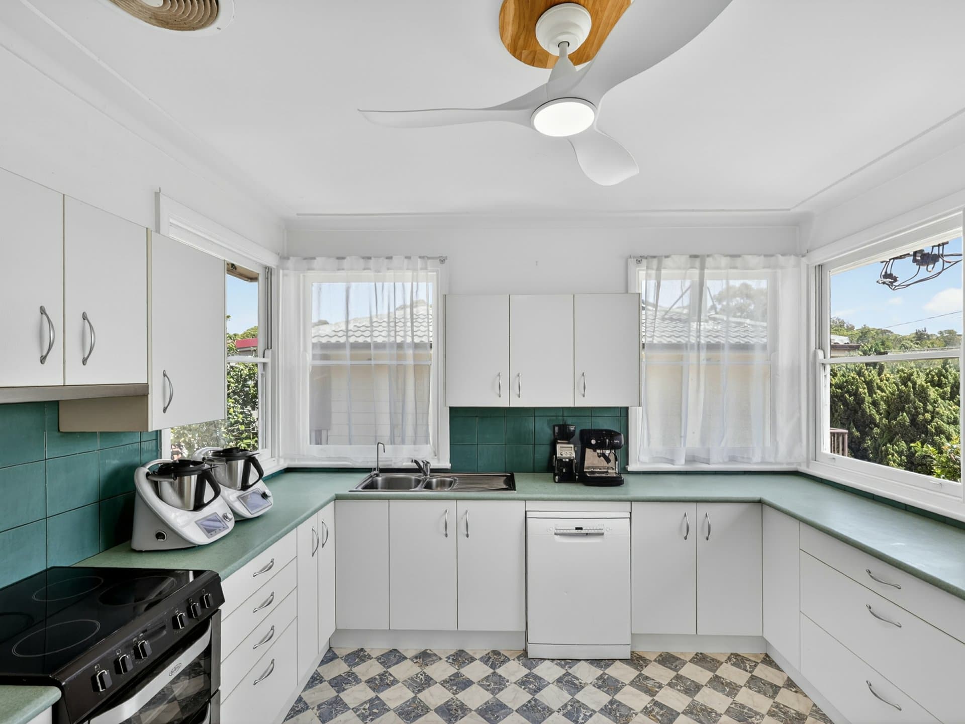 214 Parbury Road, Swansea, Swansea - Thumbnail 3
