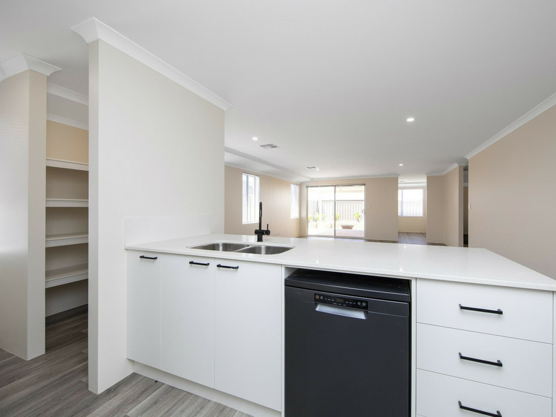 25 Broadgate Boulevard, Yanchep, Yanchep - Thumbnail 4