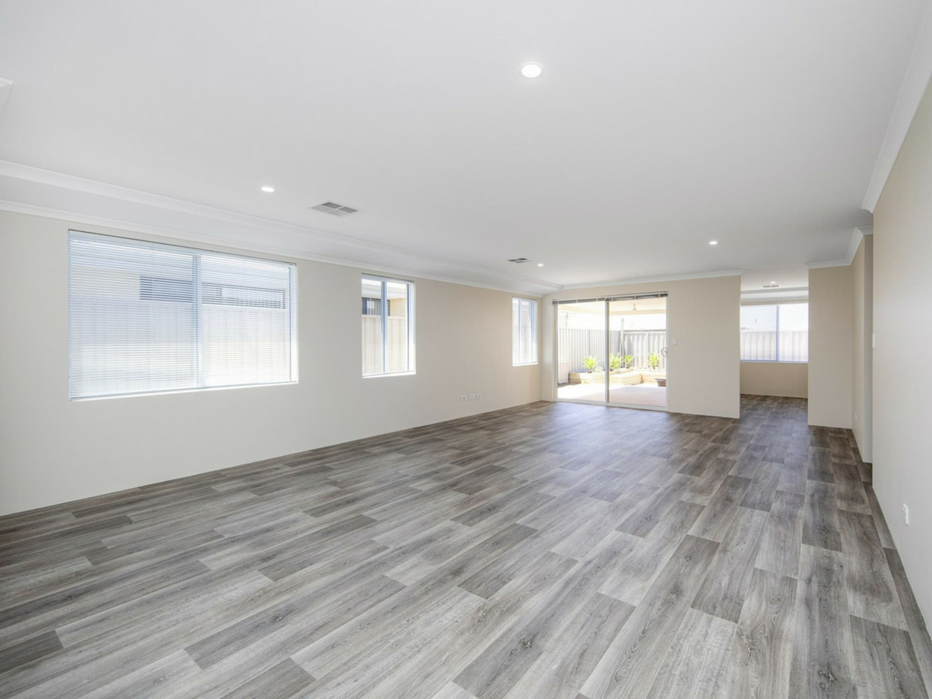 25 Broadgate Boulevard, Yanchep, Yanchep - Thumbnail 7