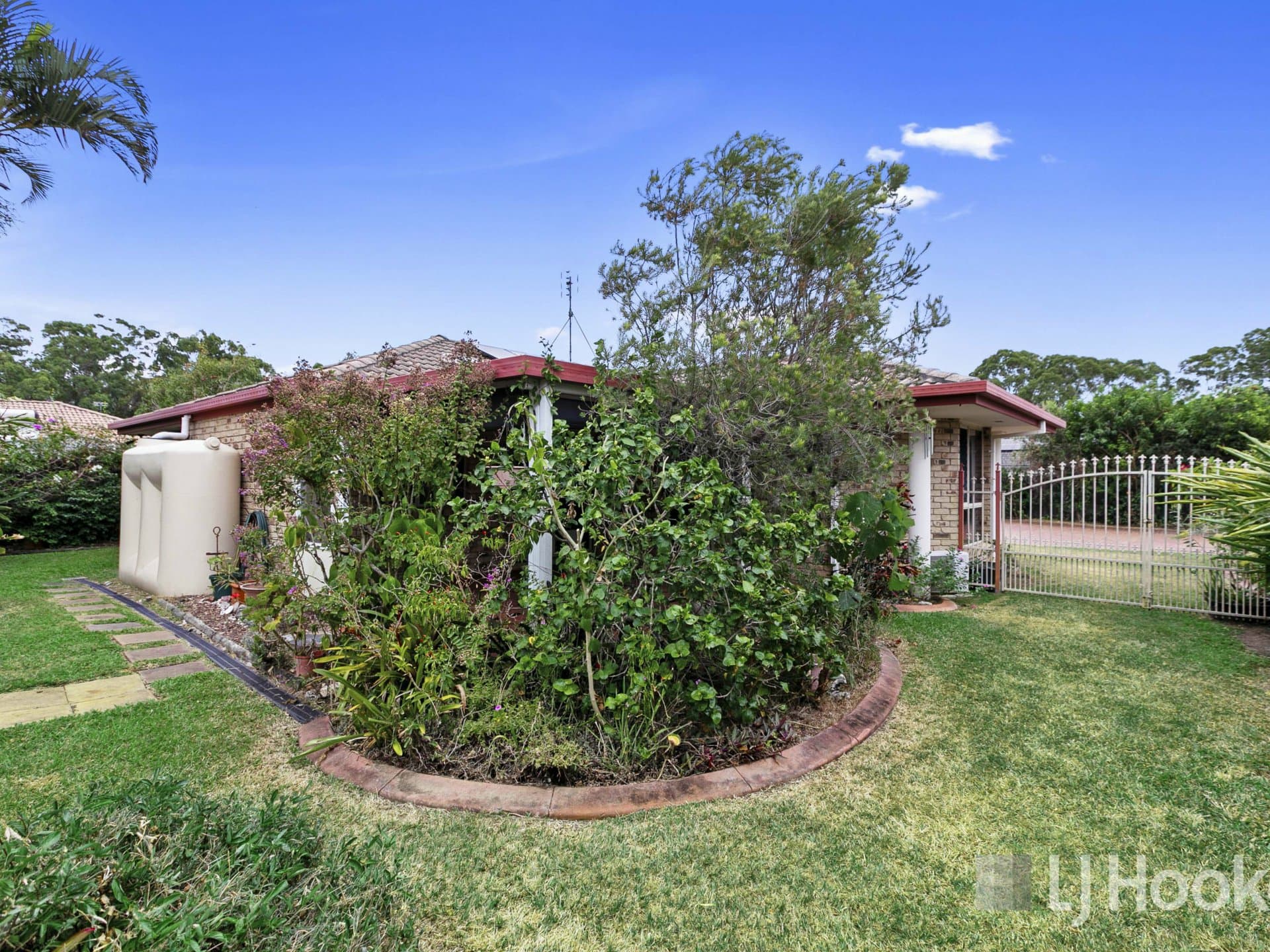 19 Earls Court, Point Vernon, Point Vernon - Thumbnail 8