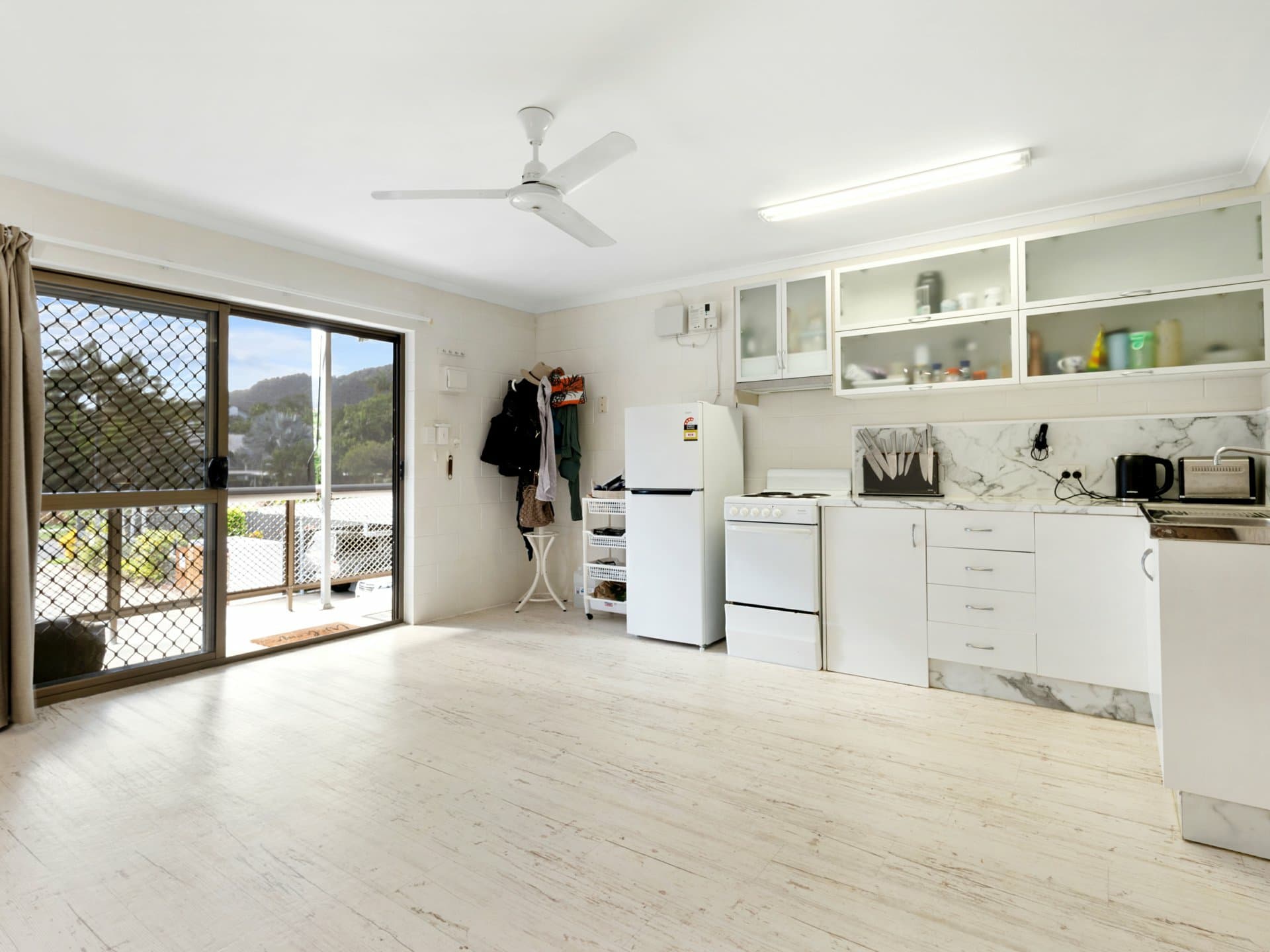 8/2 Mcpherson Close, Edge Hill, Edge Hill - Thumbnail 3