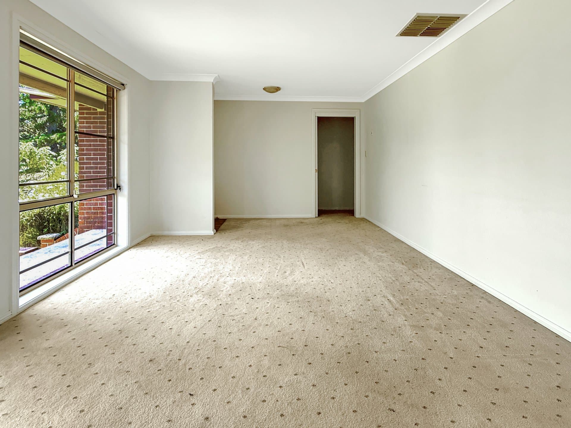10 Samuel Court, Young, Young - Thumbnail 6