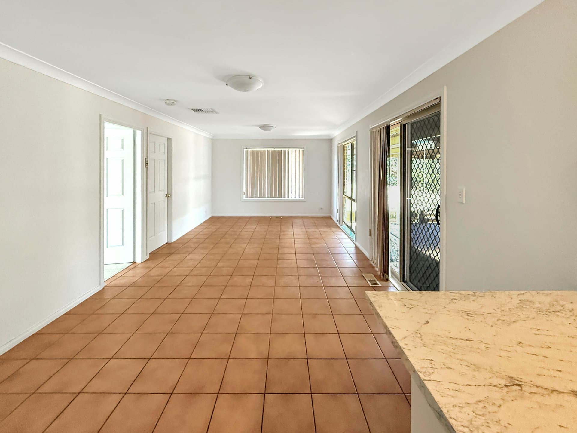 10 Samuel Court, Young, Young - Thumbnail 8