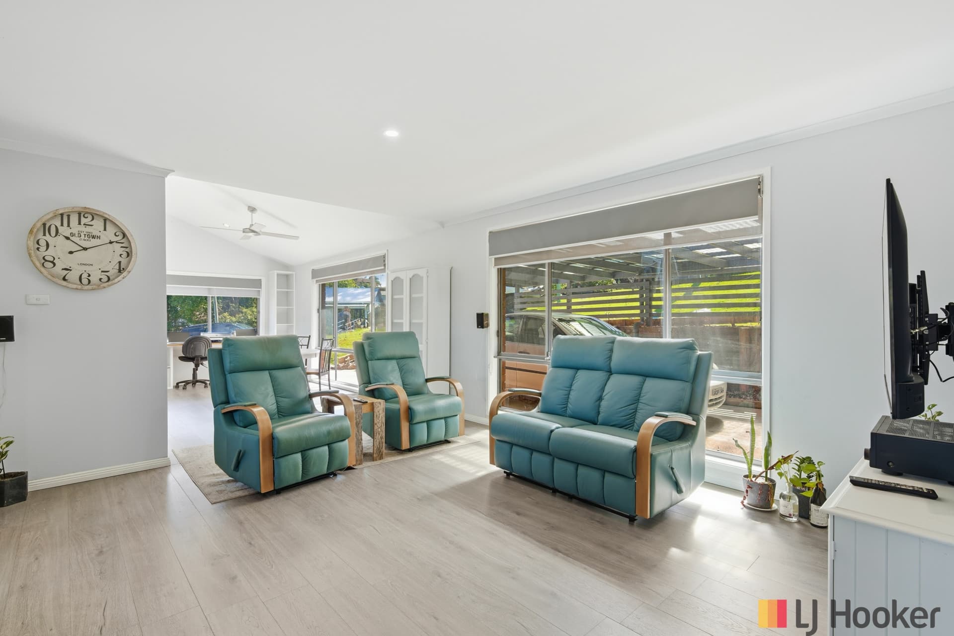 16 Bernadette Boulevard, Batehaven, Batehaven - Thumbnail 3
