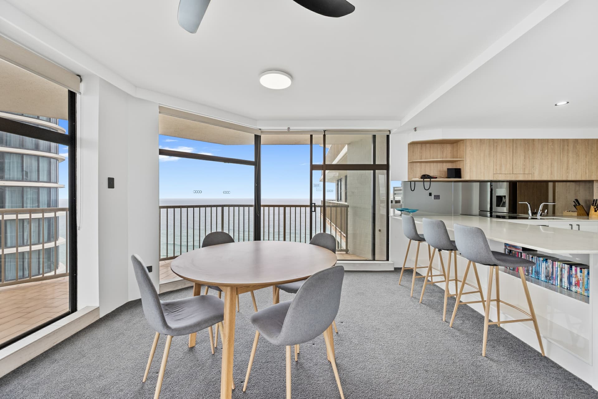 30D/80 The Esplanade, Surfers Paradise, Surfers Paradise - Thumbnail 3
