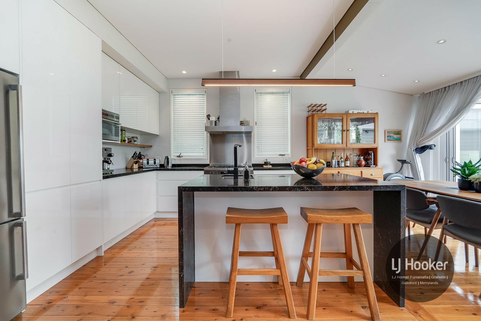 147 The Trongate, Granville, Granville - Thumbnail 2