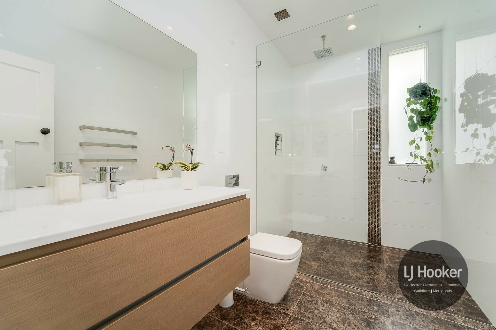 147 The Trongate, Granville, Granville - Thumbnail 6