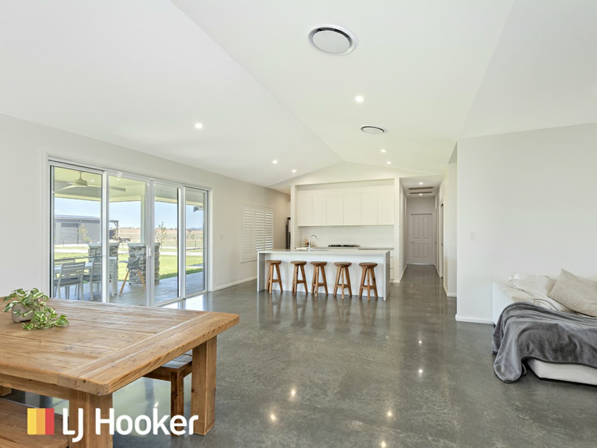 41 Rodeo Drive, Hillvue, Hillvue - Thumbnail 3