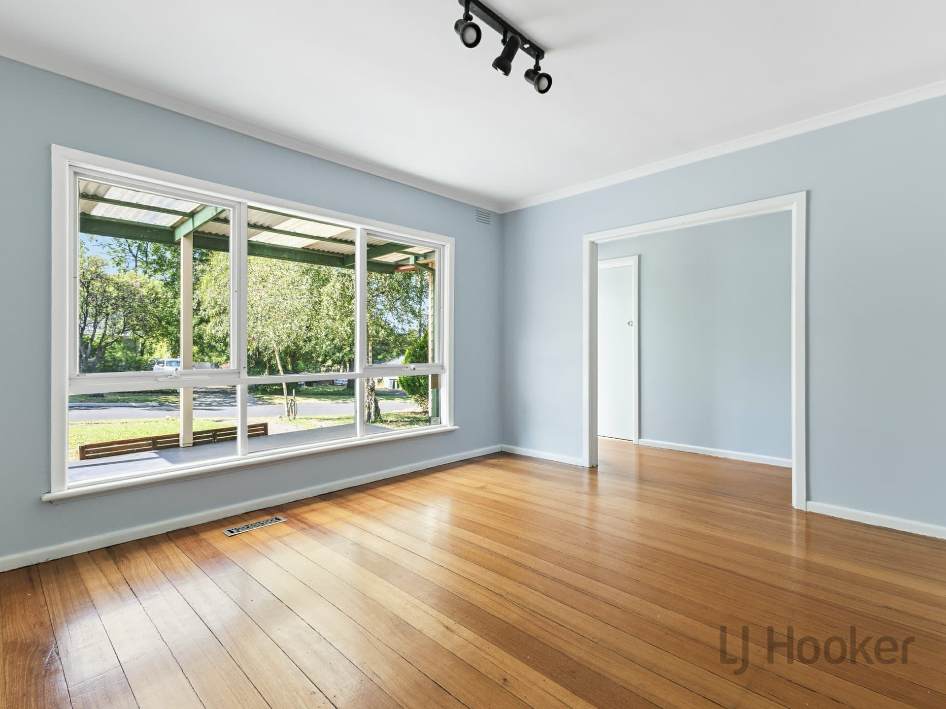 27 Royalden Close, Boronia, Boronia - Thumbnail 3