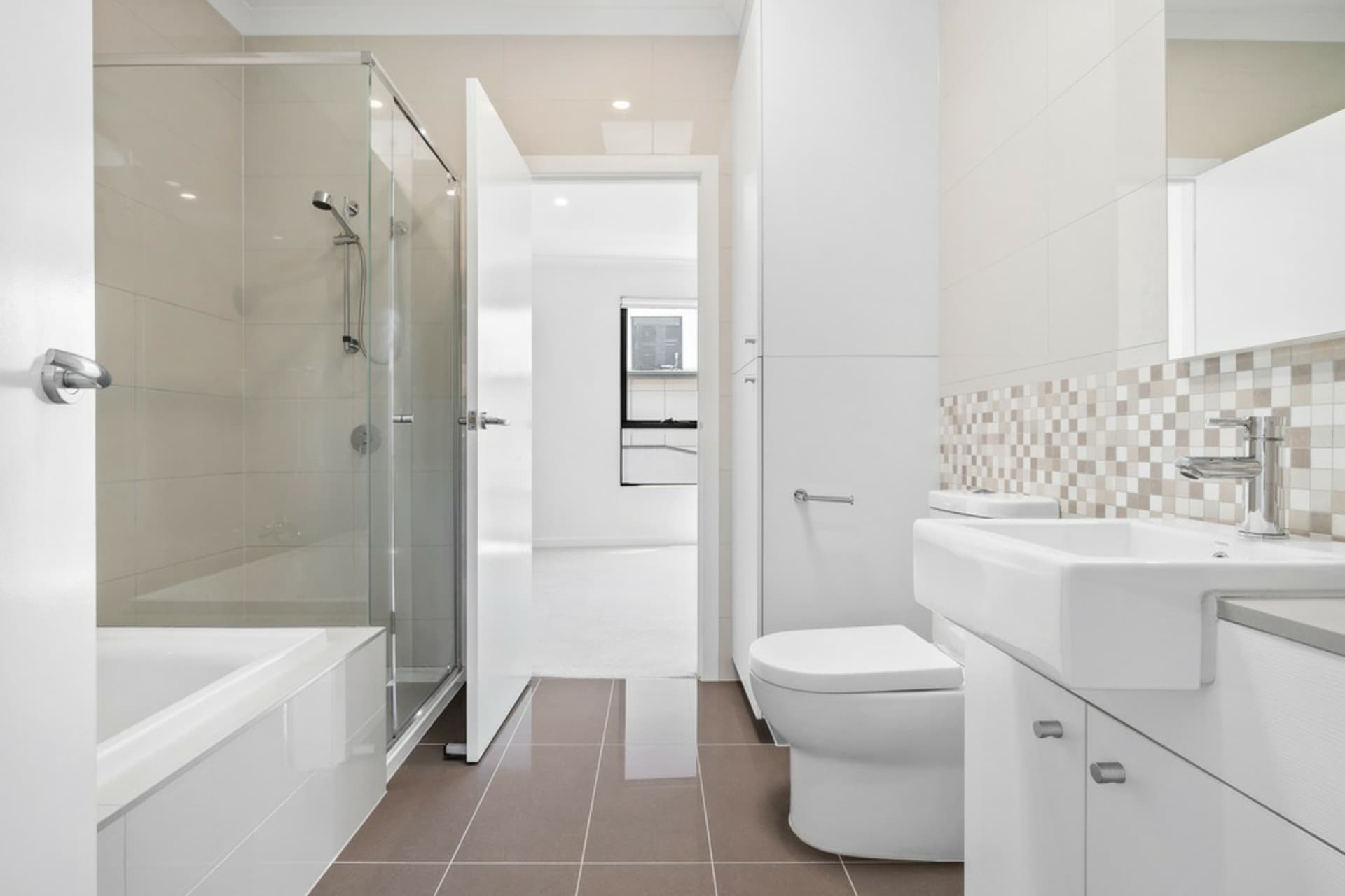 8 Aviary Grove, Thornbury, Thornbury - Thumbnail 3