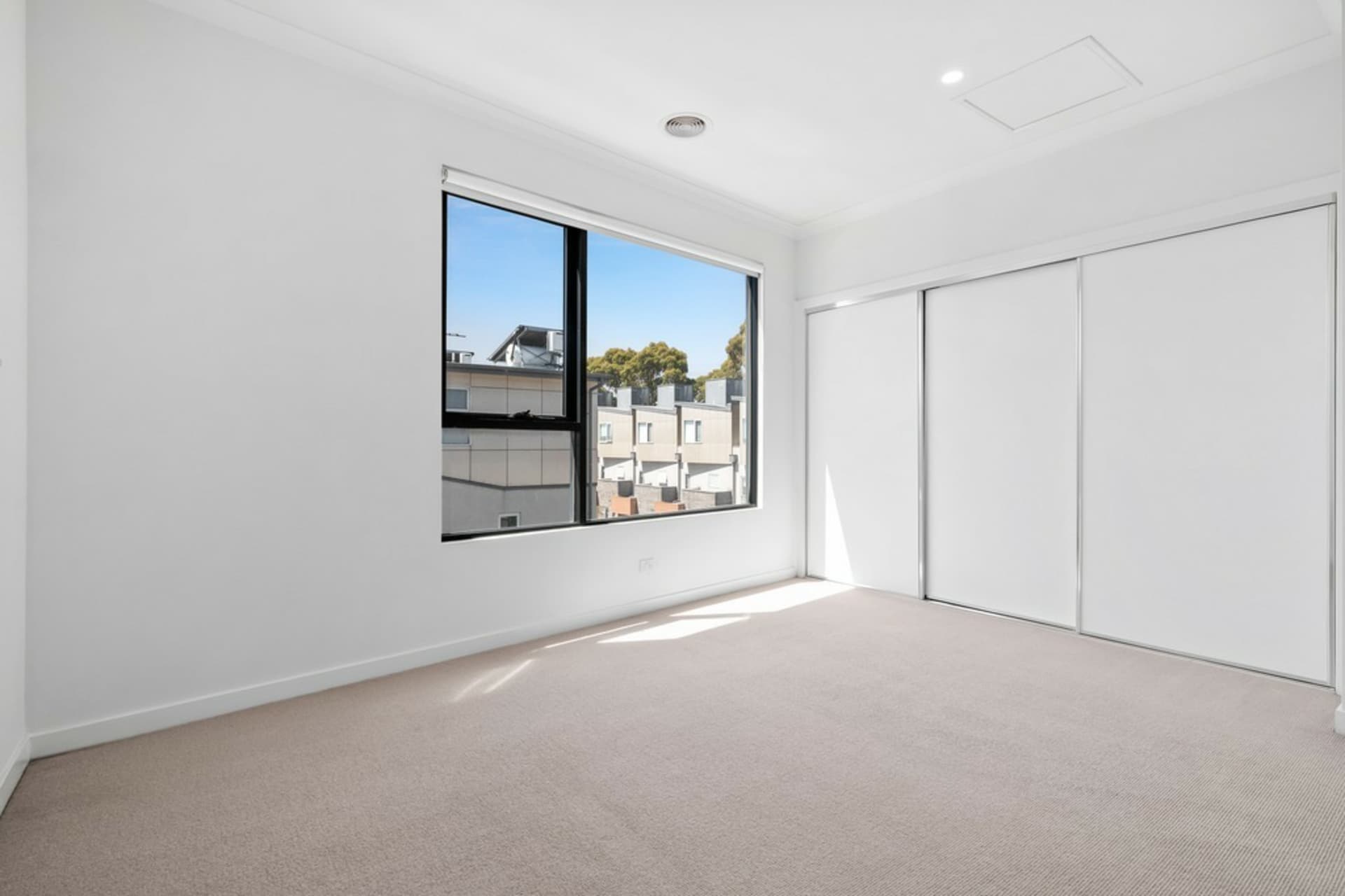 8 Aviary Grove, Thornbury, Thornbury - Thumbnail 7