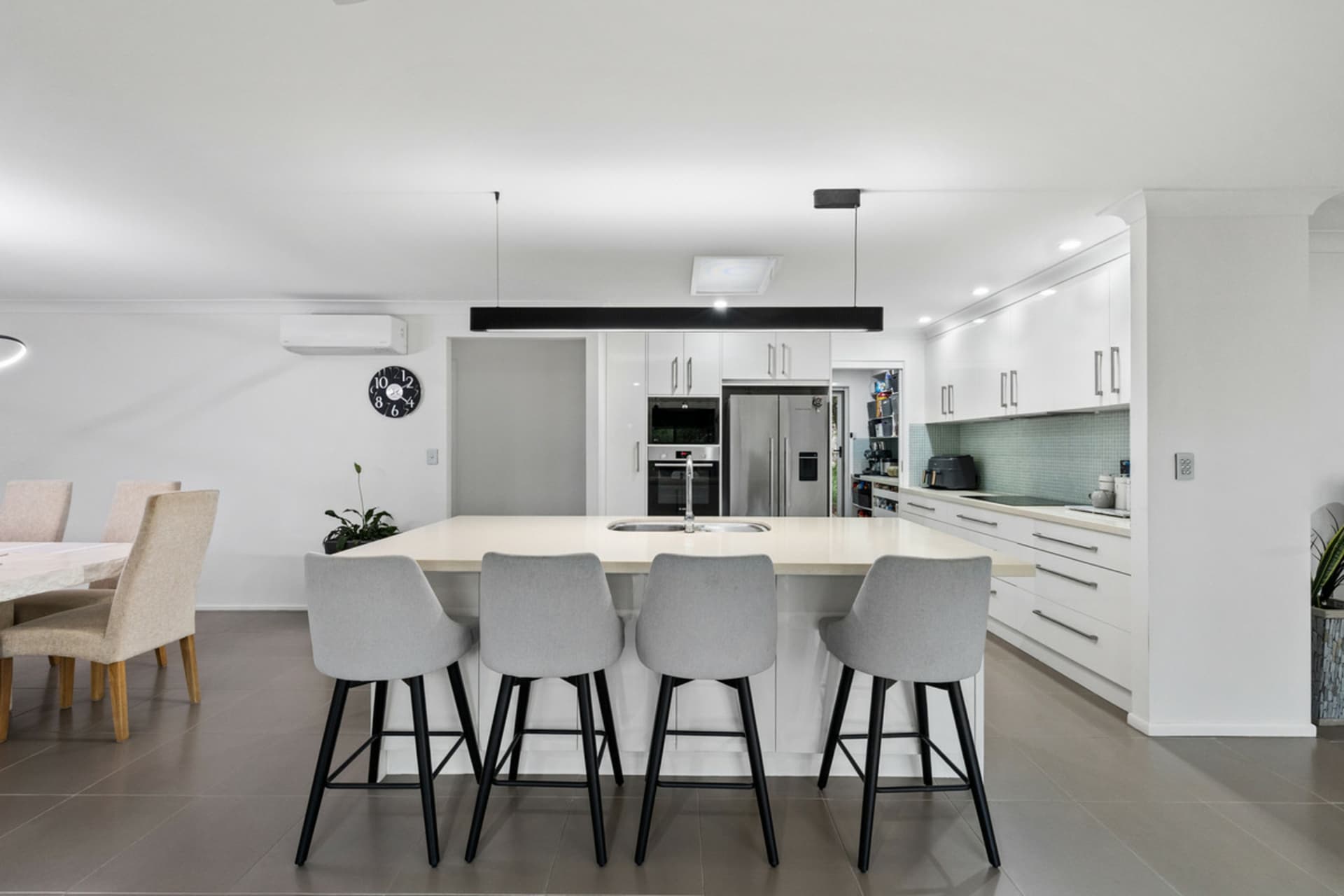 13 Korsman Drive Thornlands QLD, Thornlands - Thumbnail 2