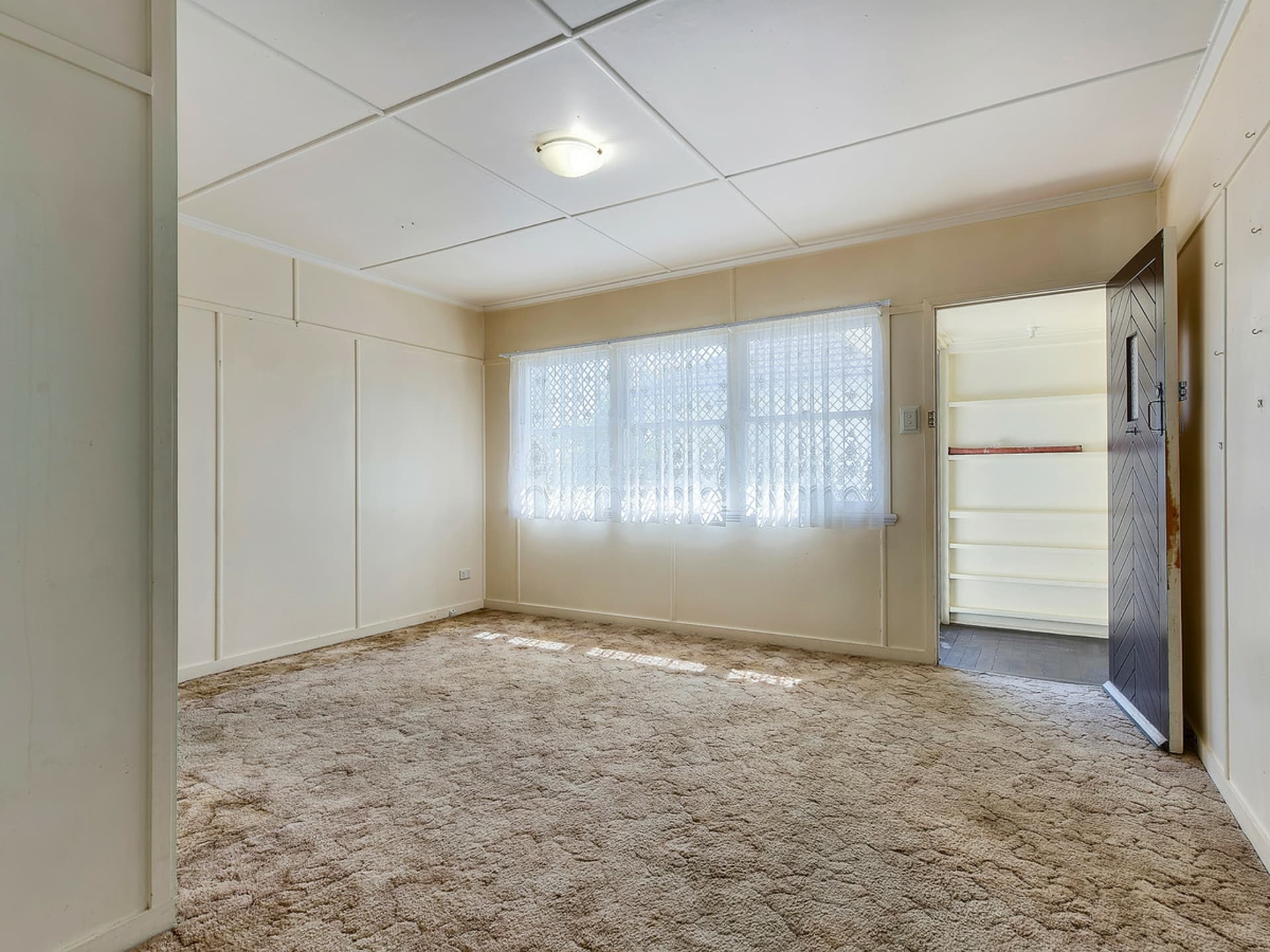 19 Abdale Street, Wavell Heights, Wavell Heights - Thumbnail 2