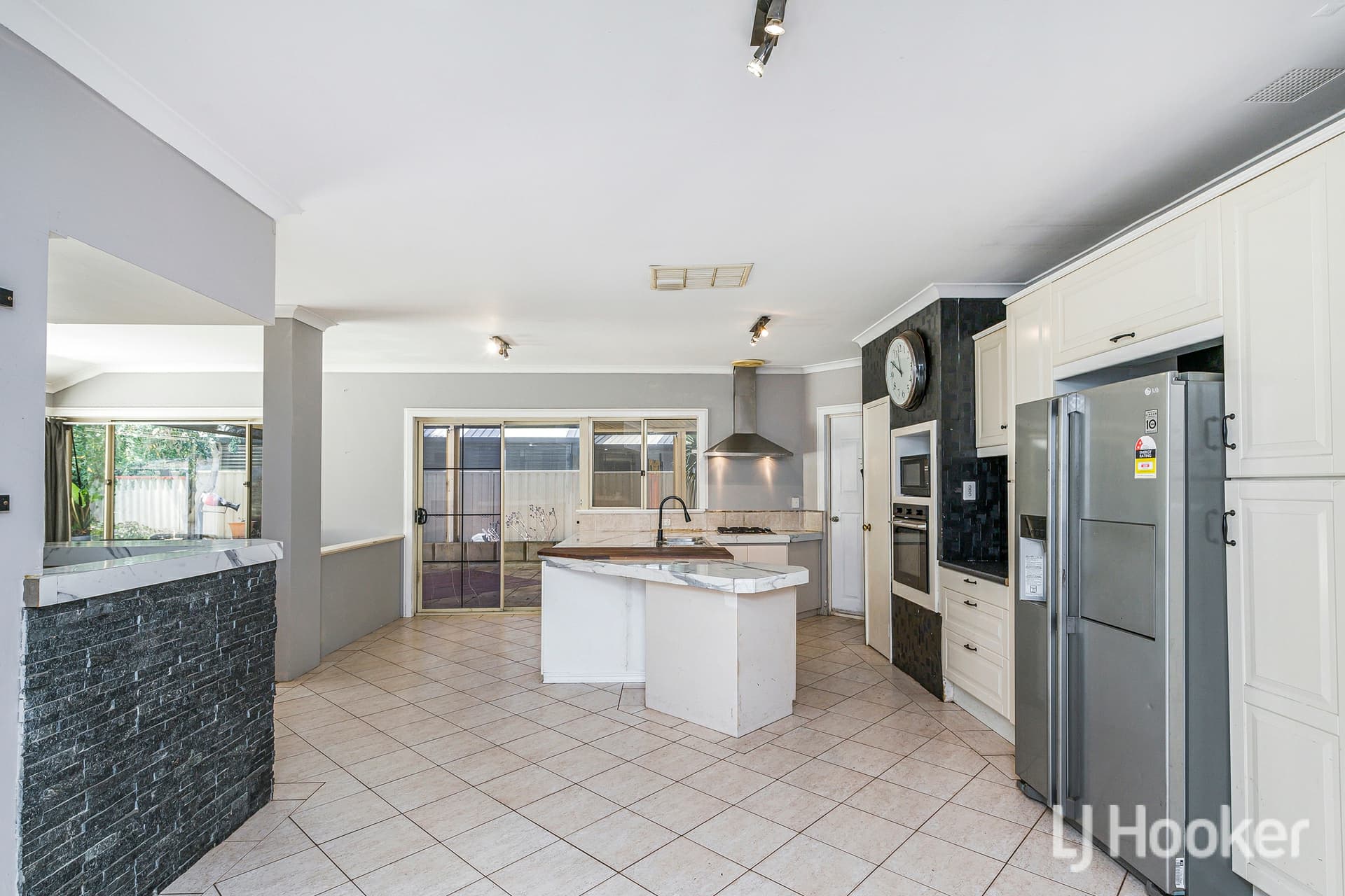 229 Warton Road, Thornlie, Thornlie - Thumbnail 7