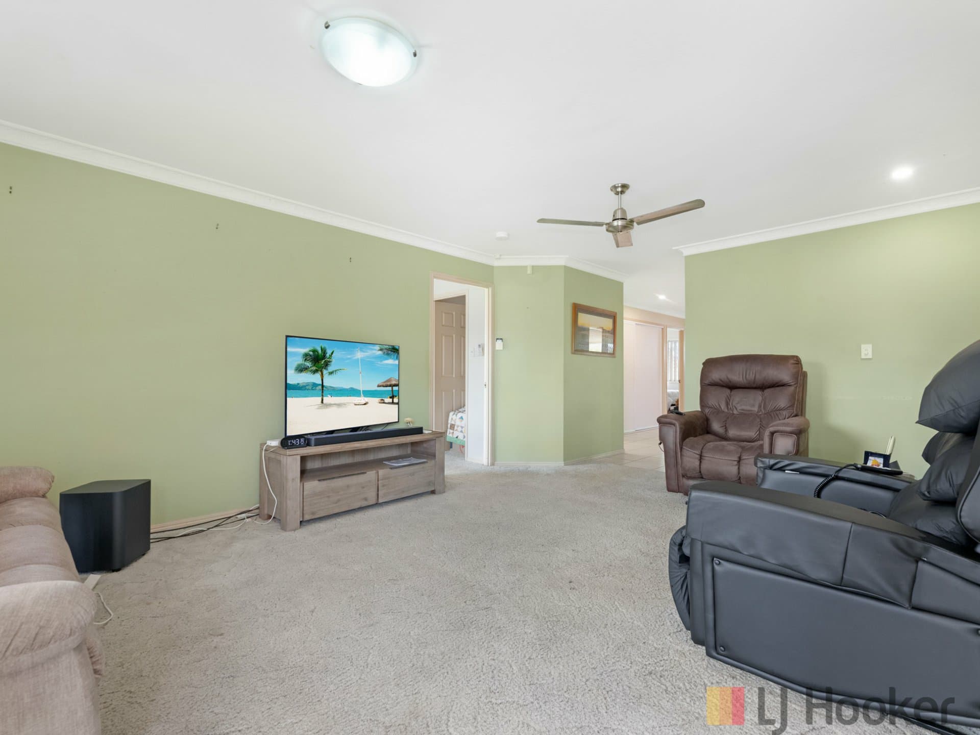 16 Brolga Court, Eli Waters, Eli Waters - Thumbnail 3