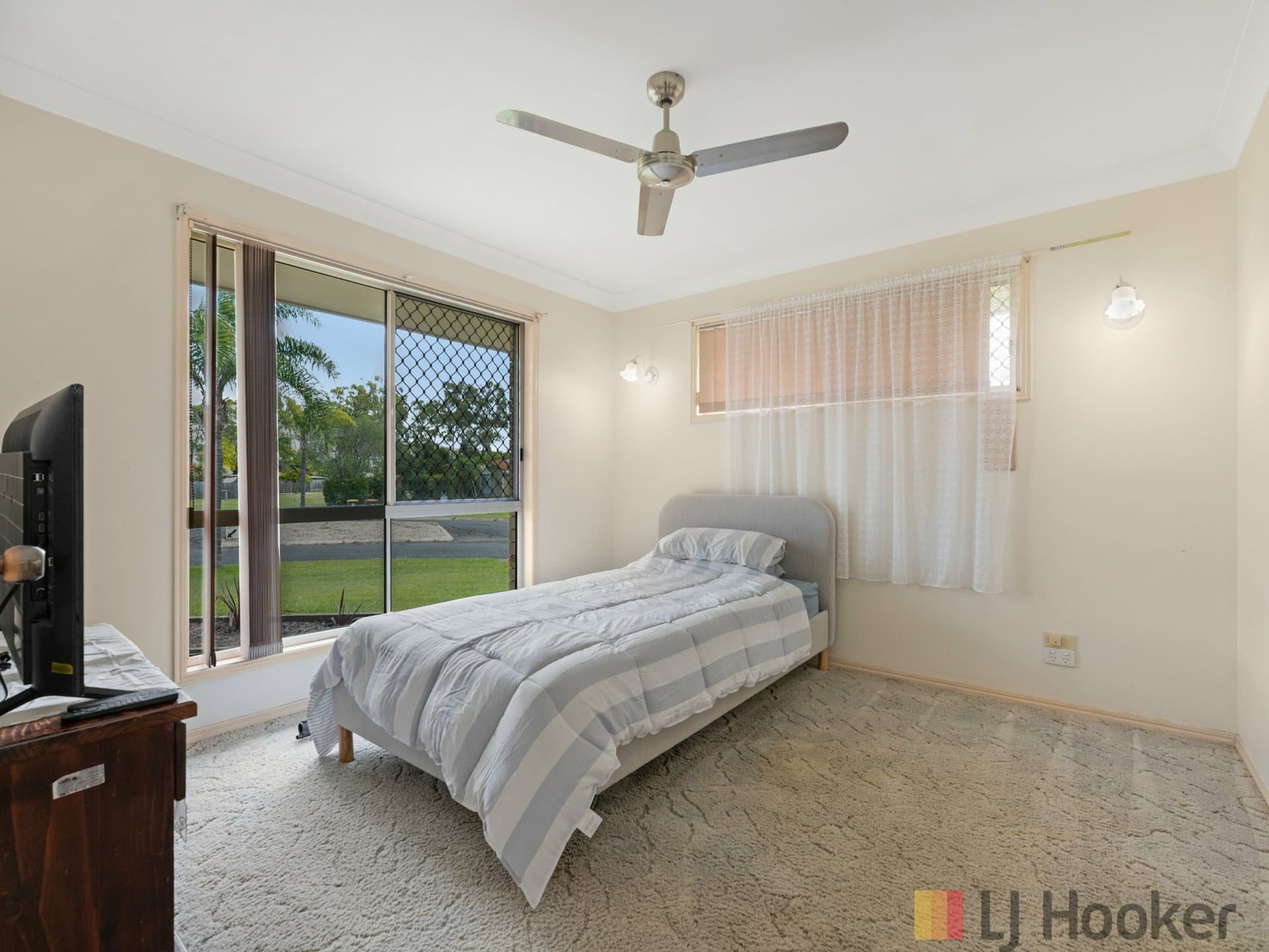 16 Brolga Court, Eli Waters, Eli Waters - Thumbnail 5