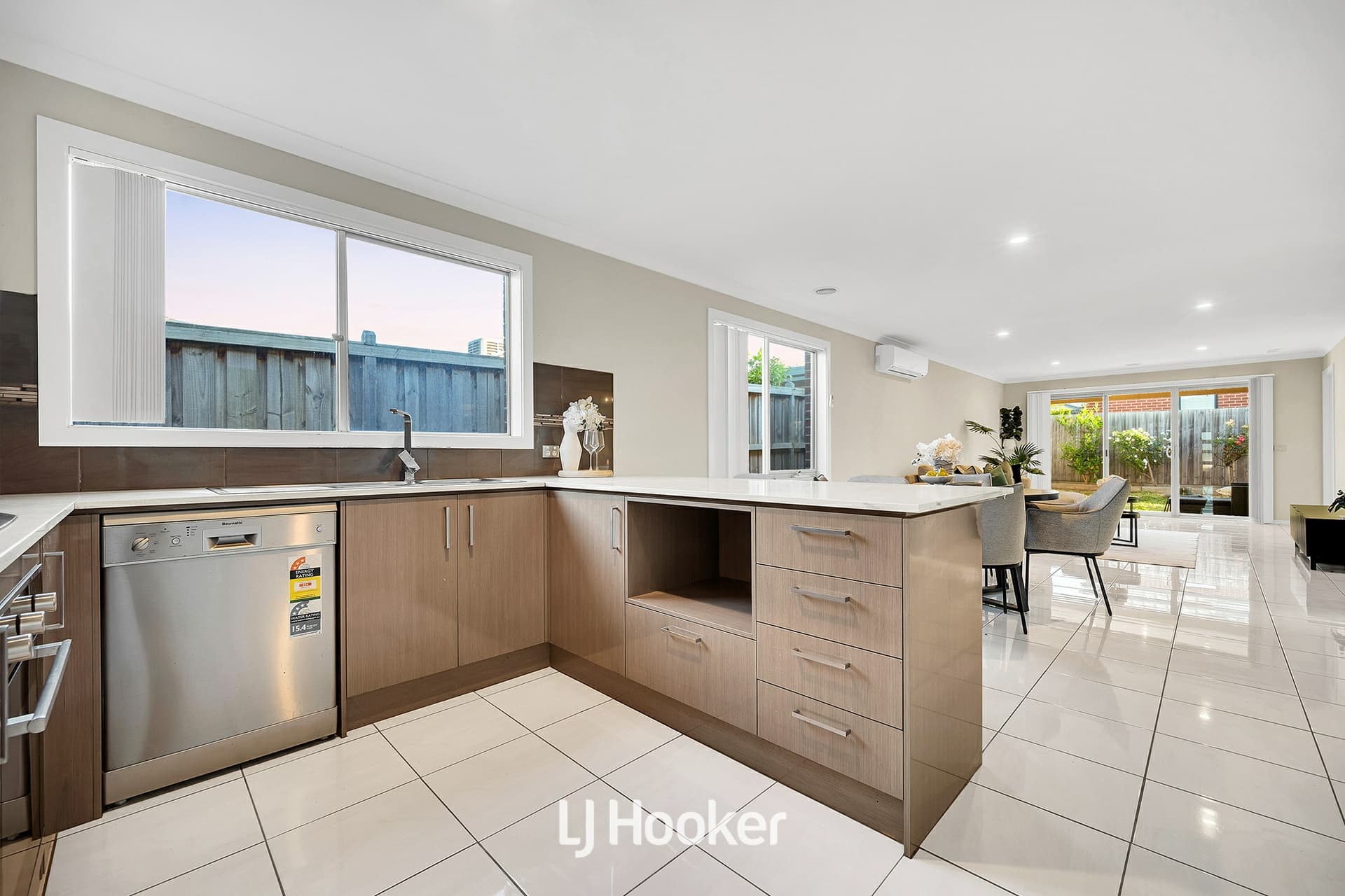 30 Chambers Crescent, Cranbourne North, Cranbourne North - Thumbnail 8