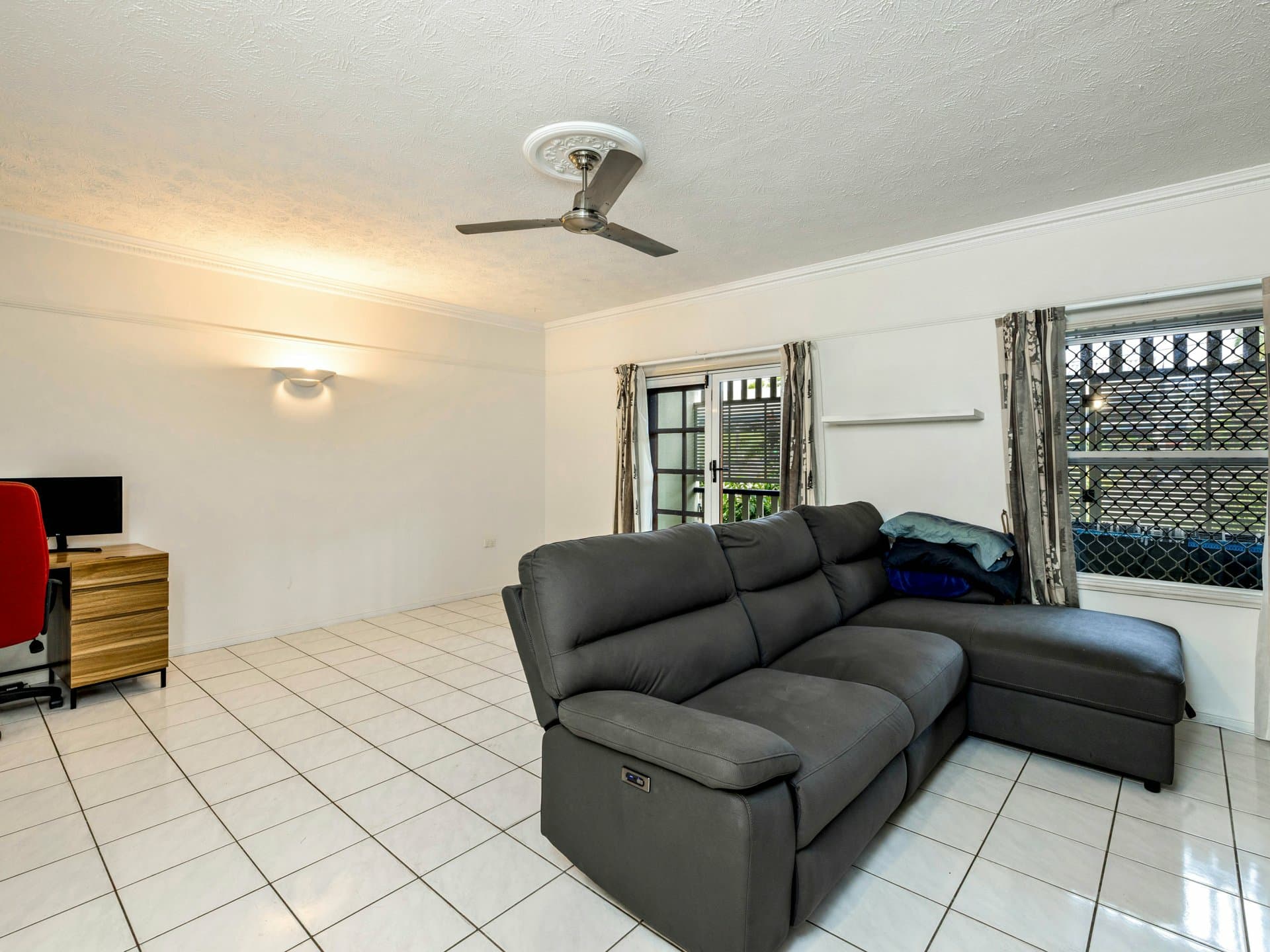 2/115 Buchan Street, Bungalow, Bungalow - Thumbnail 2