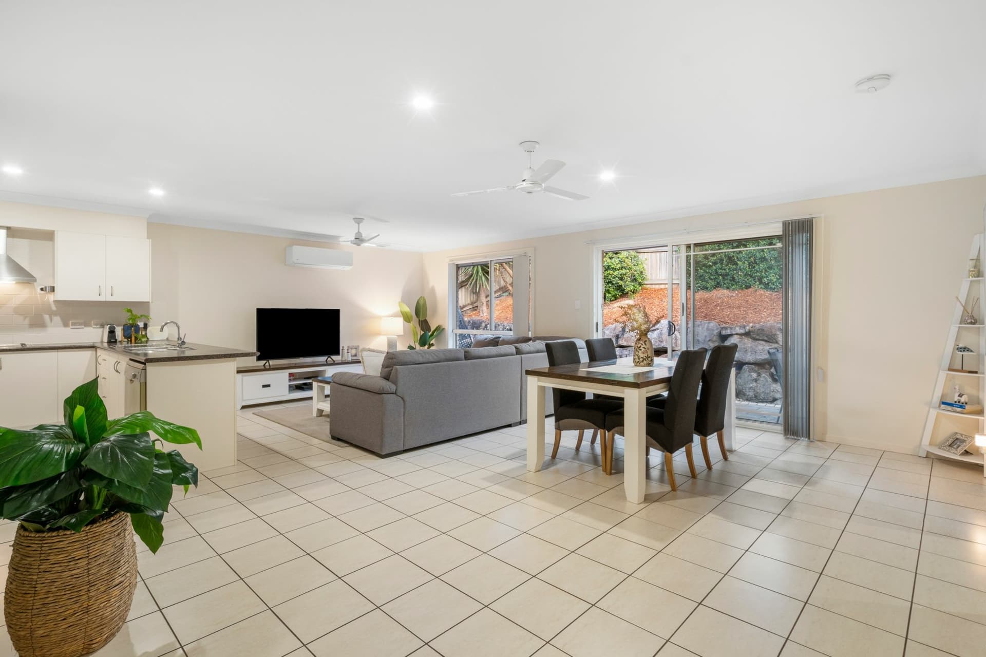 13 Nandroya Drive, Upper Coomera, Upper Coomera - Thumbnail 2