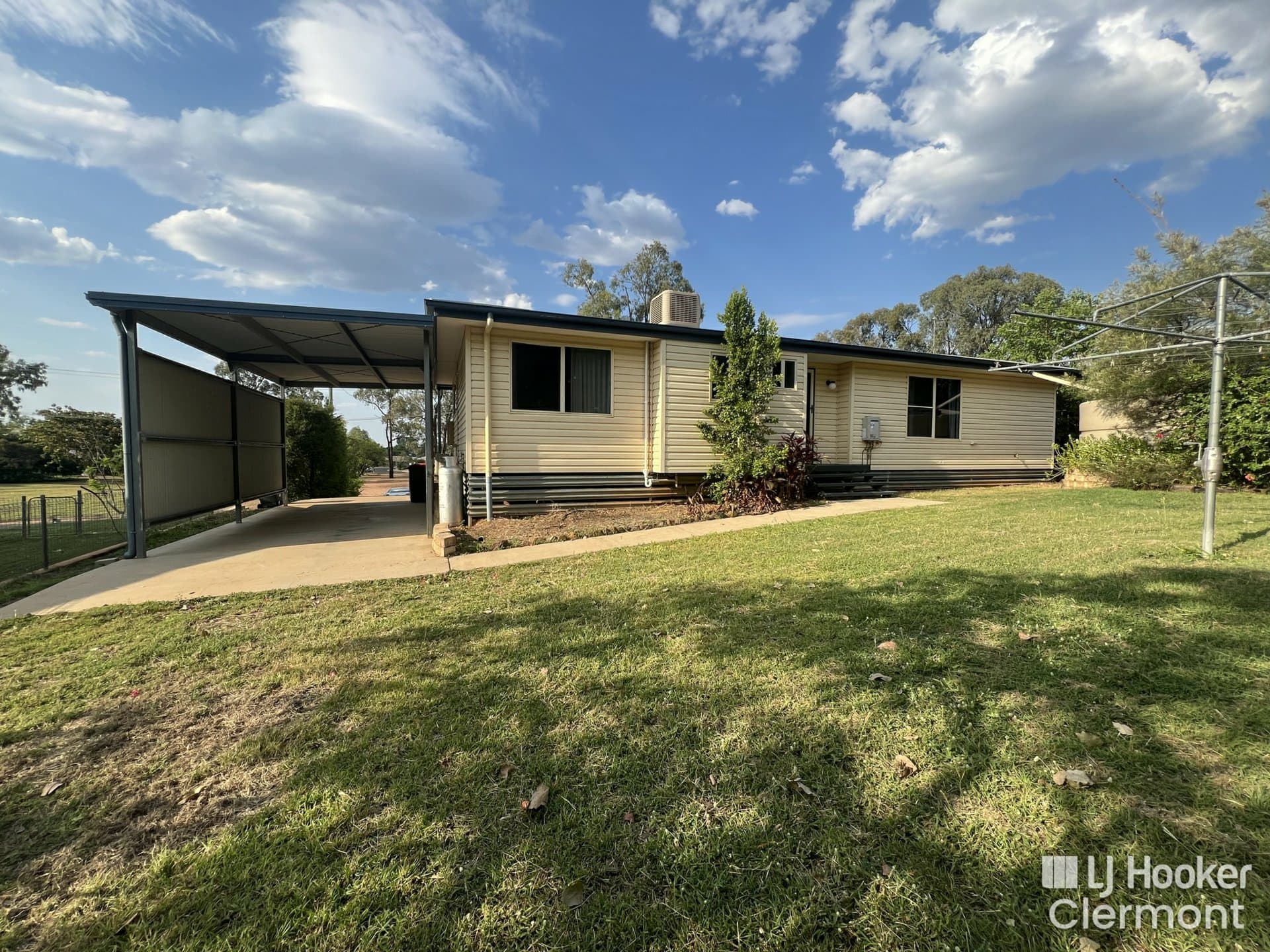 27 Blair Street, Clermont, Clermont - Image 1
