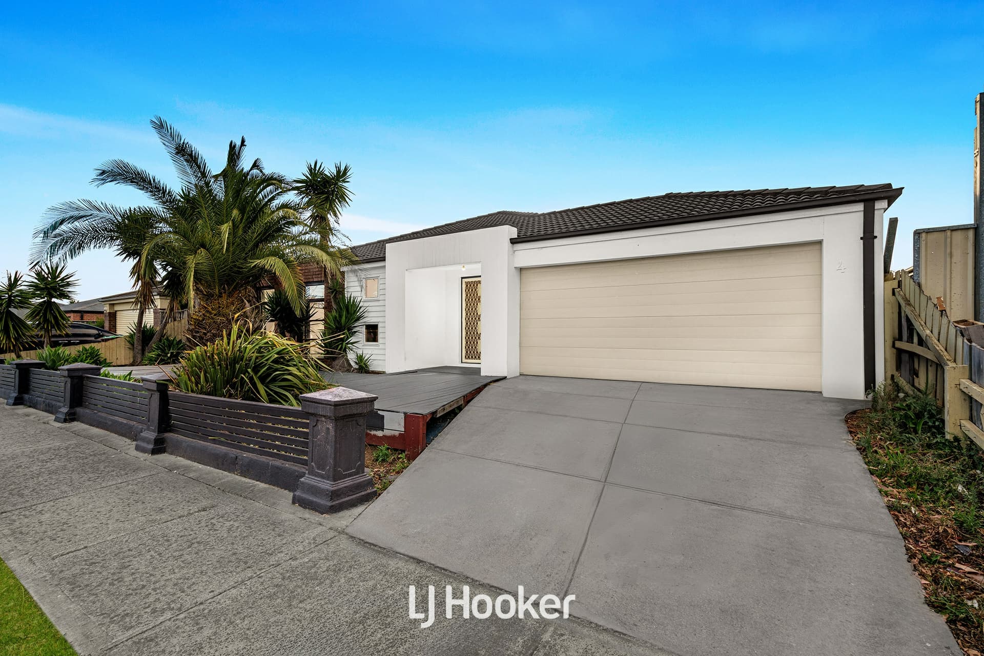4 Robusta Avenue, Cranbourne, Cranbourne - Thumbnail 2