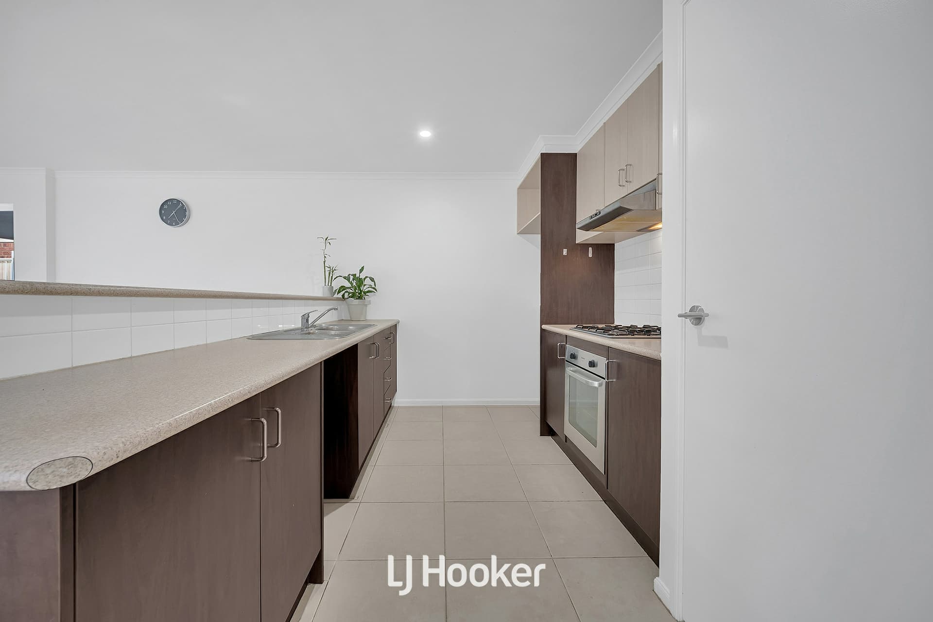 4 Robusta Avenue, Cranbourne, Cranbourne - Thumbnail 6