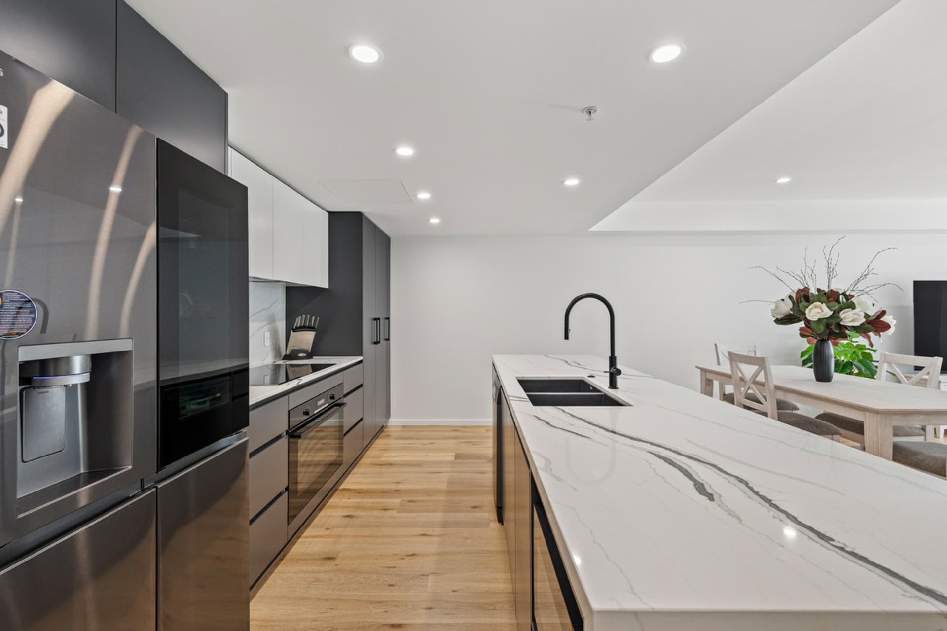 4/136 Broadwater Terrace, Redland Bay, Redland Bay - Thumbnail 3