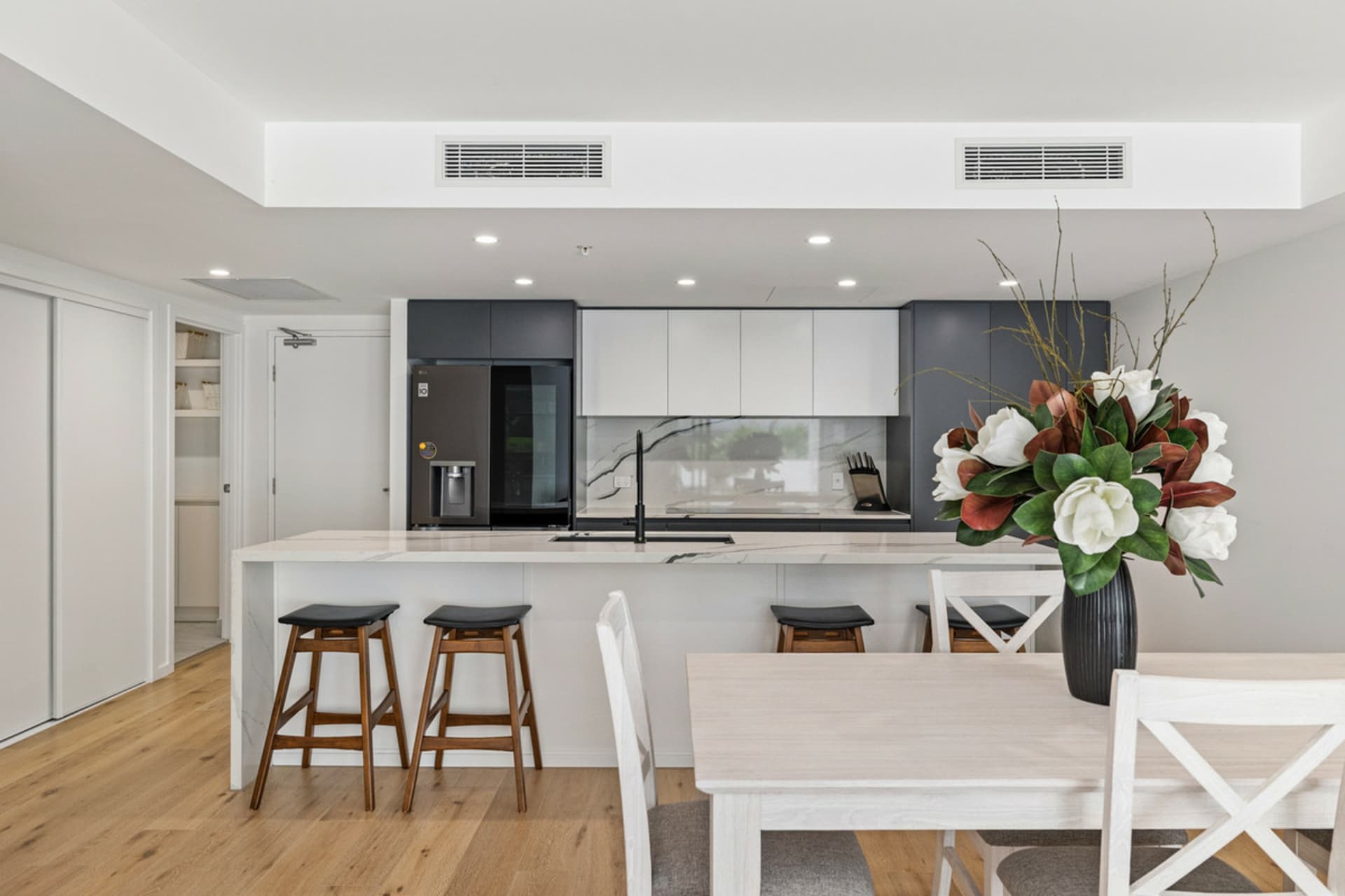 4/136 Broadwater Terrace, Redland Bay, Redland Bay - Thumbnail 4
