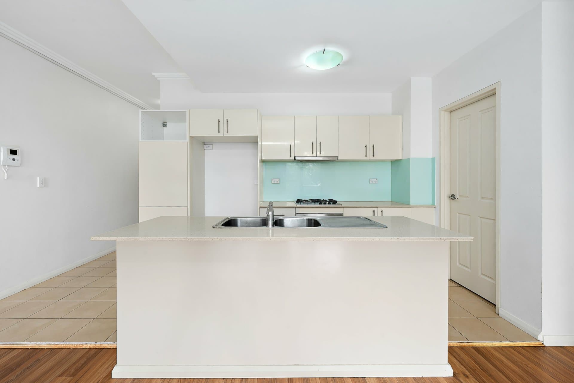 8/16-20 Grosvenor Street, Croydon, Croydon - Thumbnail 3