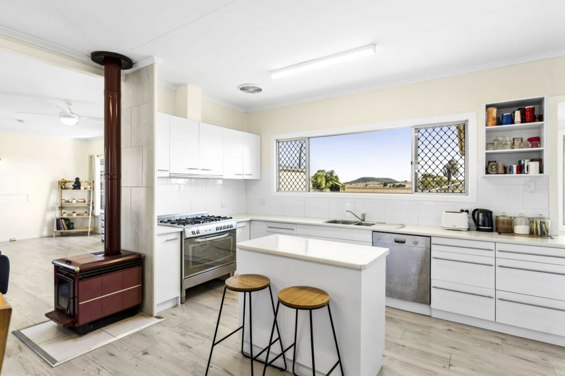 348 Allen Road, East Greenmount, East Greenmount - Thumbnail 3