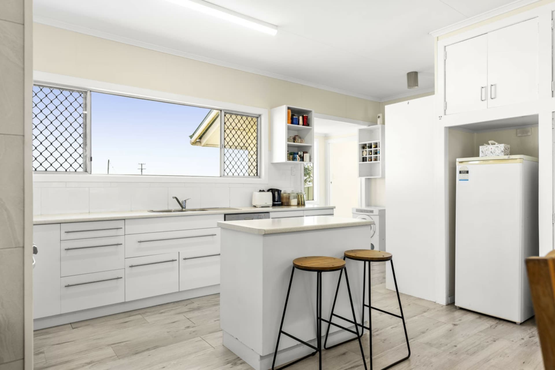 348 Allen Road, East Greenmount, East Greenmount - Thumbnail 4