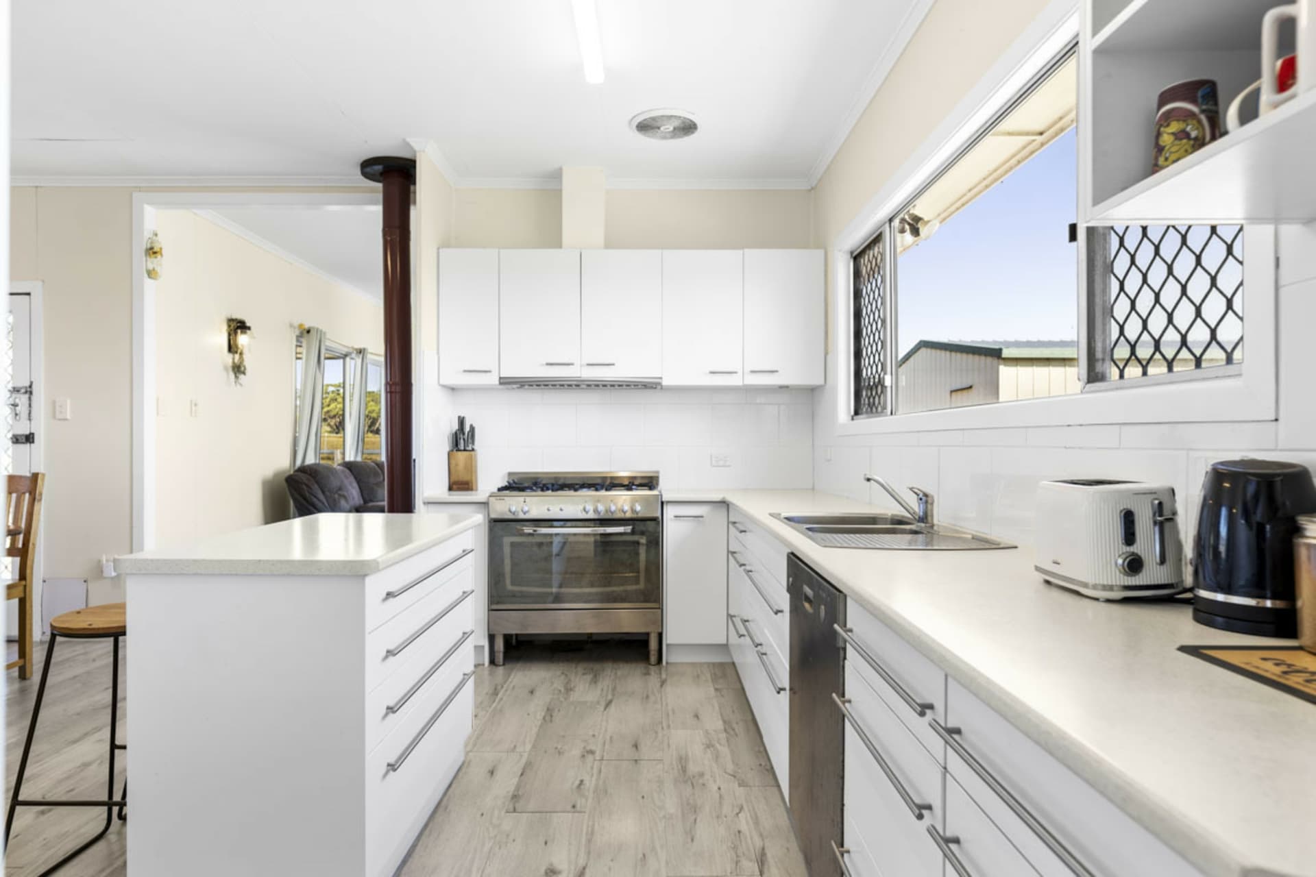 348 Allen Road, East Greenmount, East Greenmount - Thumbnail 5