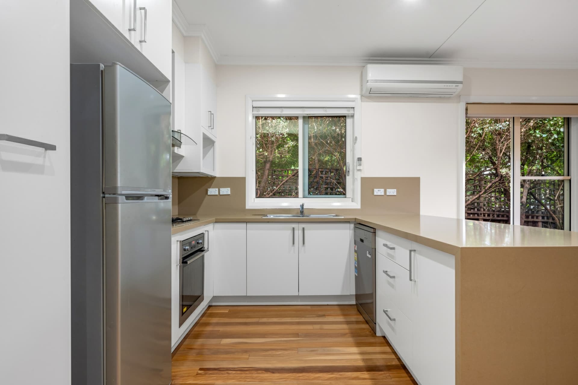 8 Holborow Street, Croydon, Croydon - Thumbnail 4